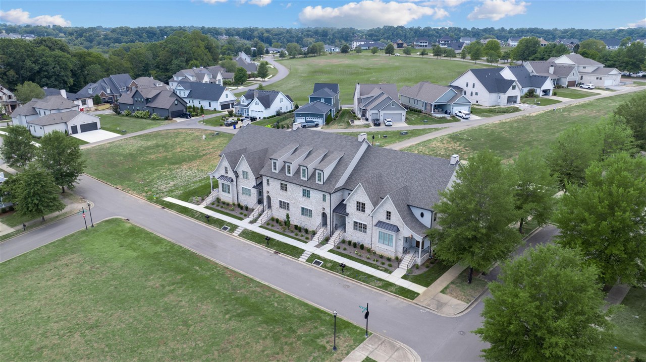Bowling Green, Kentucky, 42103, United States, 3 Bedrooms Bedrooms, ,4 BathroomsBathrooms,Residential,For Sale,1941670