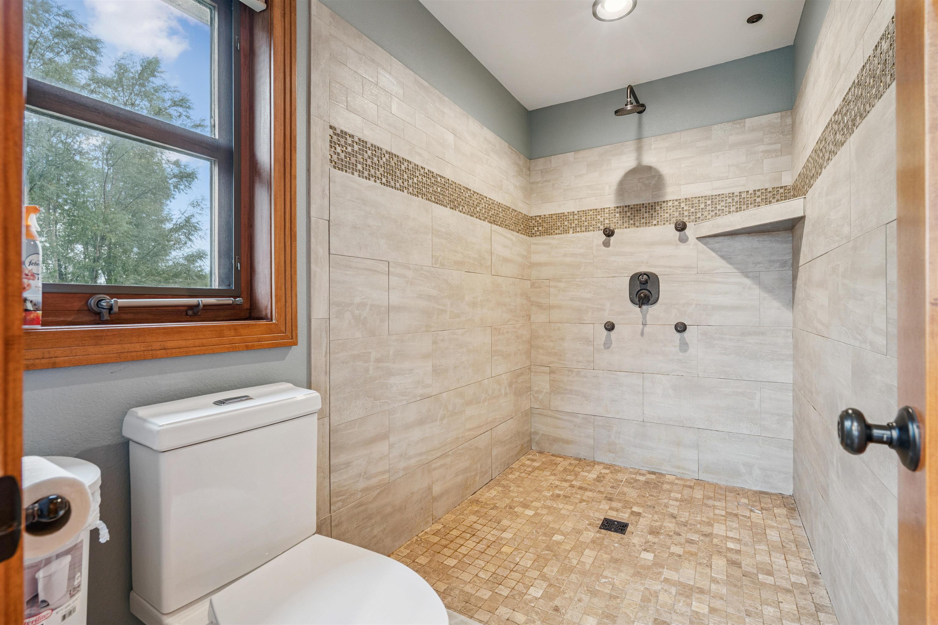 Waverly, Iowa, 50677, United States, 4 Bedrooms Bedrooms, ,4 BathroomsBathrooms,Residential,For Sale,1974808