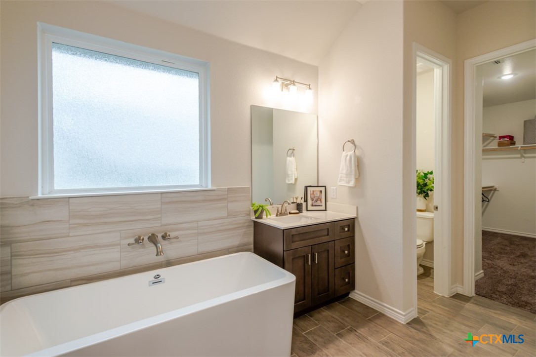 Killeen, Texas, 76542, United States, 5 Bedrooms Bedrooms, ,4 BathroomsBathrooms,Residential,For Sale,1988251