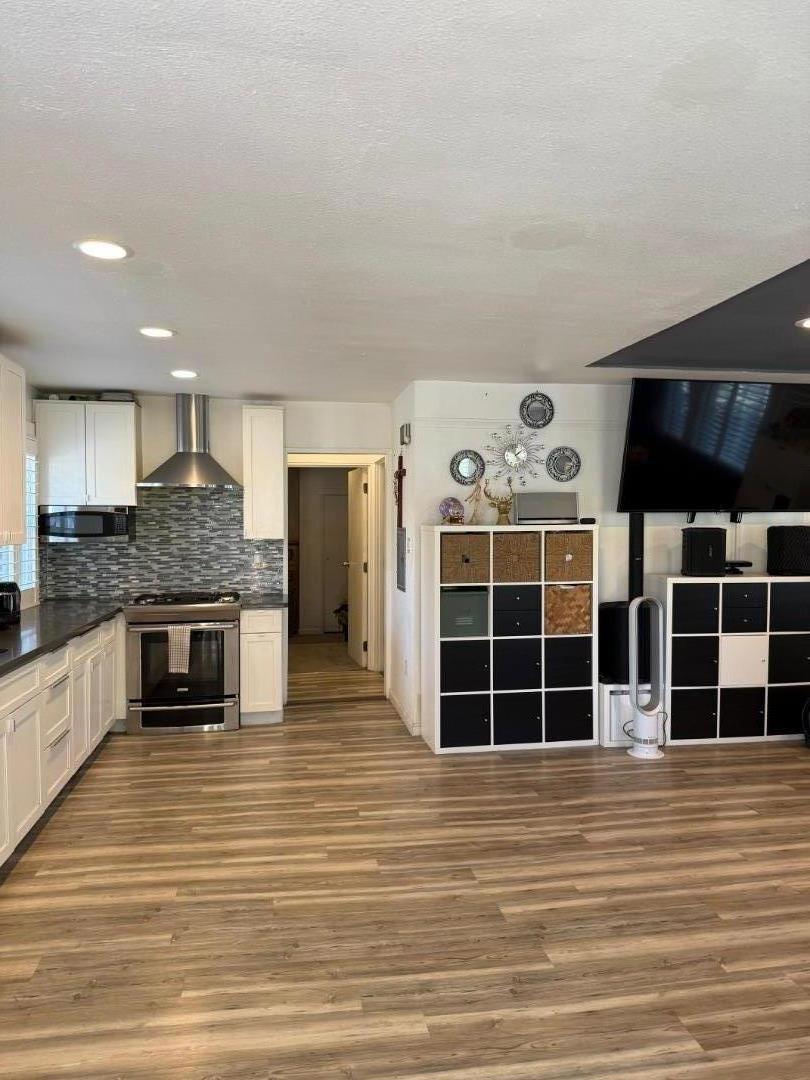 Hayward, California, 94541, United States, 2 Bedrooms Bedrooms, ,1 BathroomBathrooms,Residential,For Sale,1944993