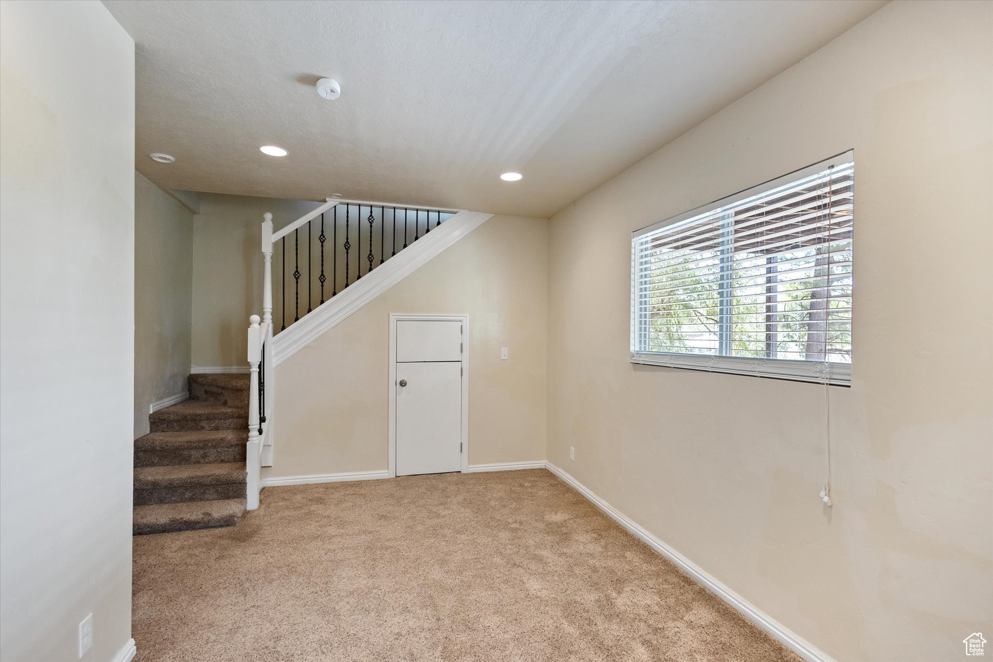 Sandy, Utah, 84093, United States, 7 Bedrooms Bedrooms, ,Residential,For Sale,1974331