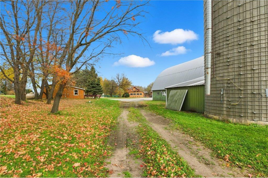 Holdingford, Minnesota, 56340, United States, 5 Bedrooms Bedrooms, ,2 BathroomsBathrooms,Residential,For Sale,1977131