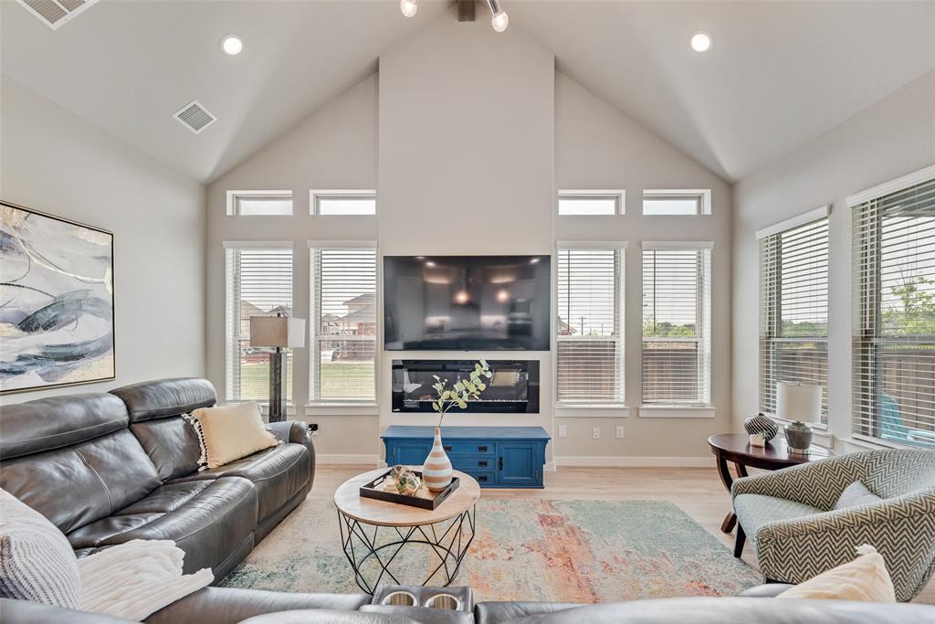 Prosper, Texas, 75078, United States, 5 Bedrooms Bedrooms, ,4 BathroomsBathrooms,Residential,For Sale,1895124