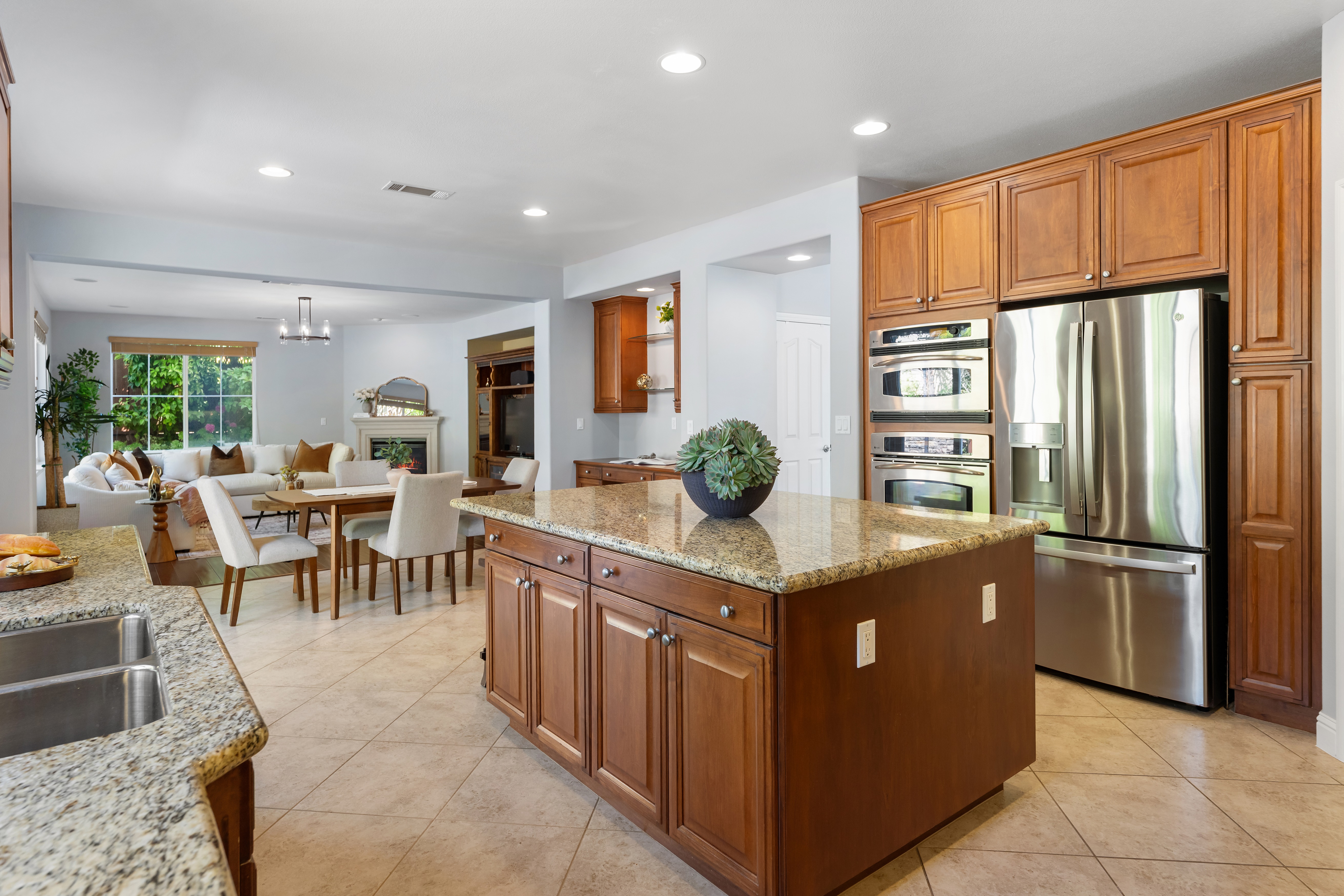  Mediterranean Elegance Meets Resort-Style Living in Prestigious Windemere - 物件實景
