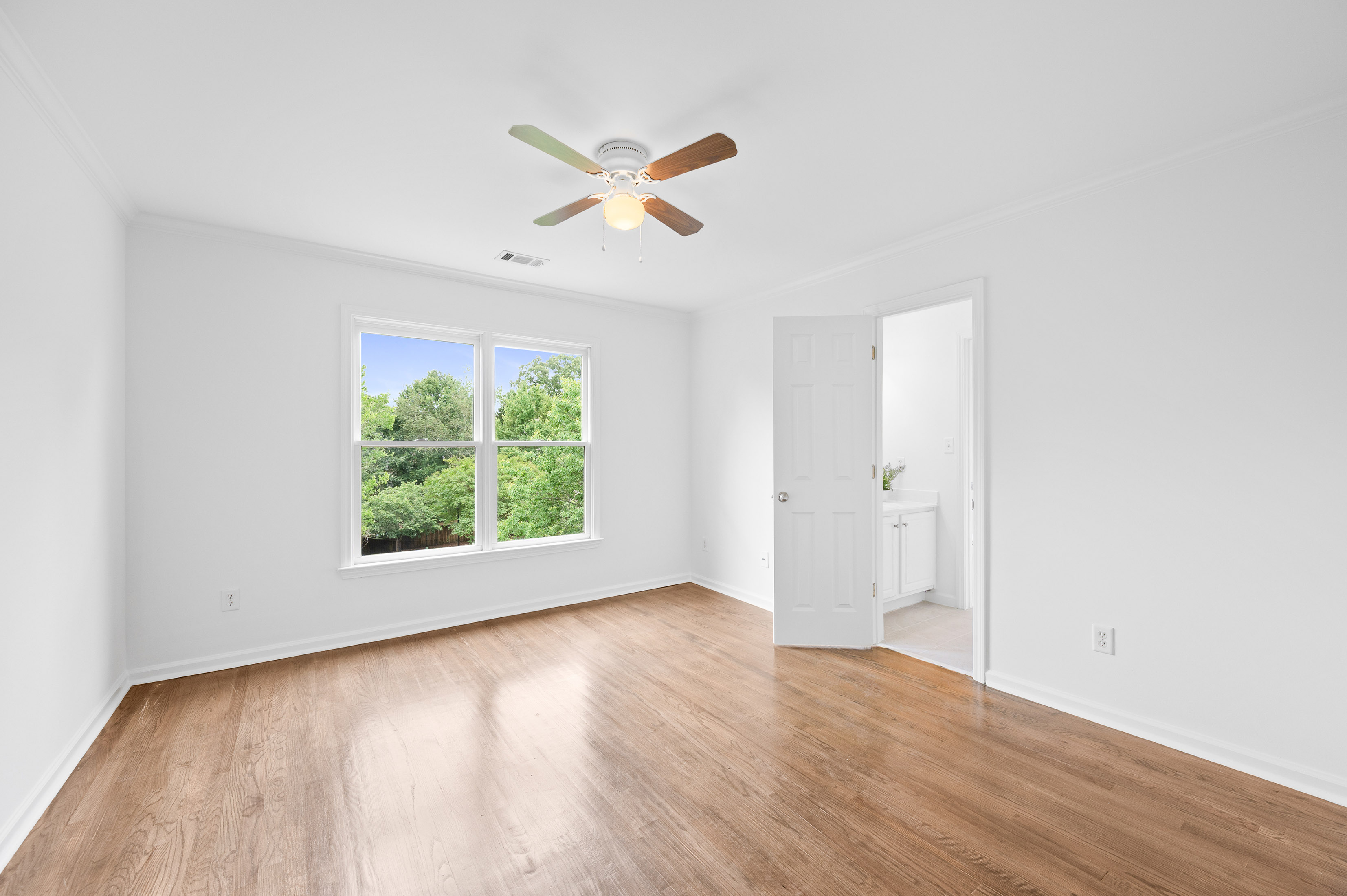  Stunning, All-Brick Home in Sought-After Medlock Place - 物件實景