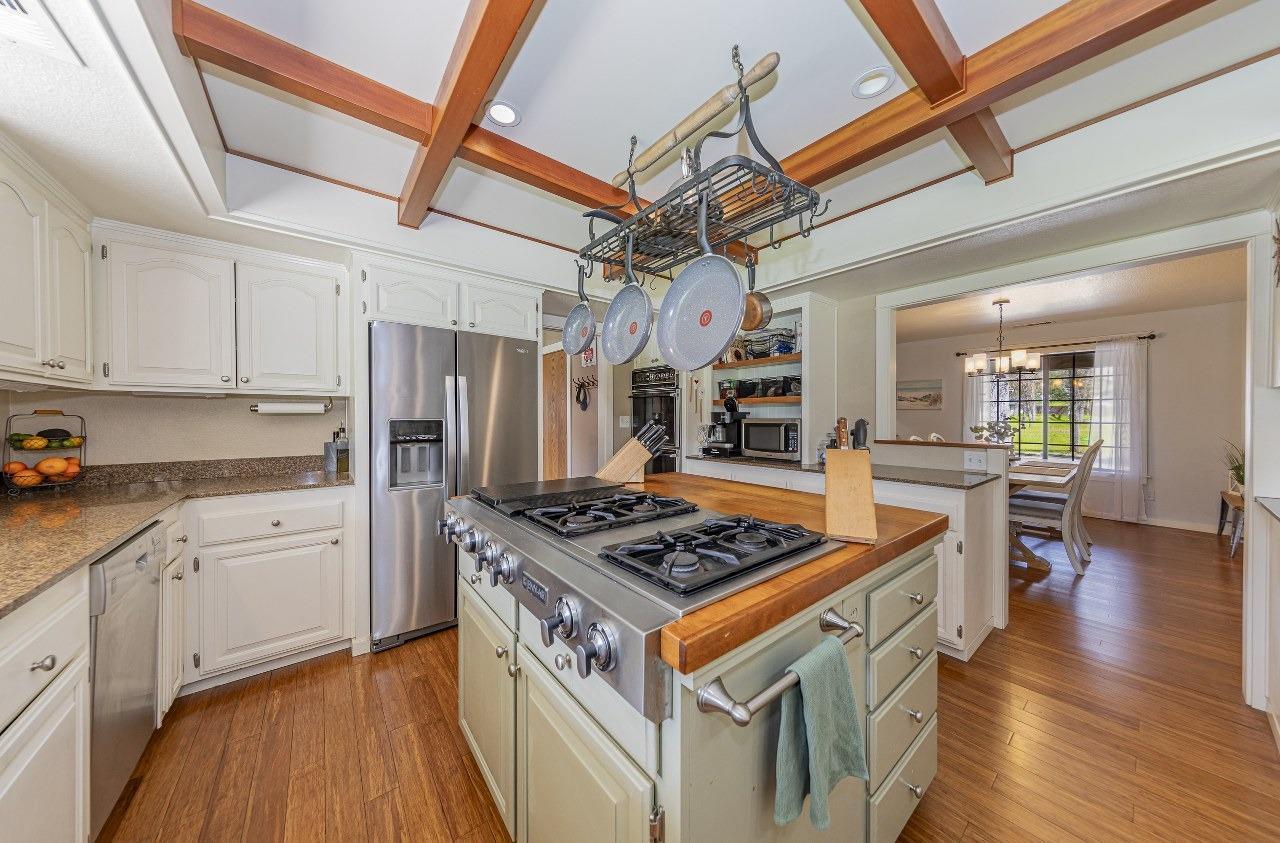 Oakhurst, California, 93644, United States, 3 Bedrooms Bedrooms, ,3 BathroomsBathrooms,Residential,For Sale,1977364