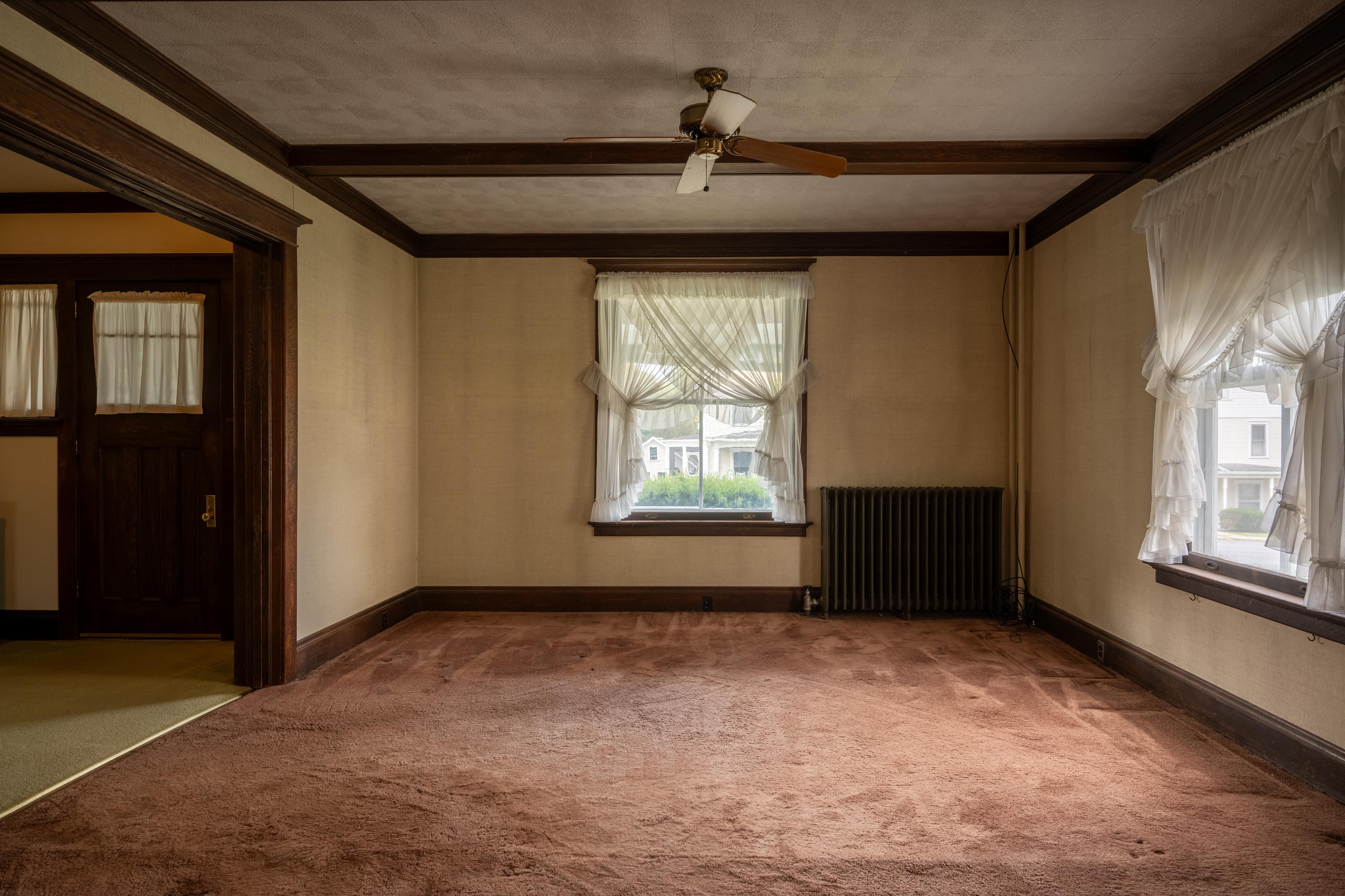  92 Champlain Avenue, Ticonderoga, NY, 12883 - 物件實景