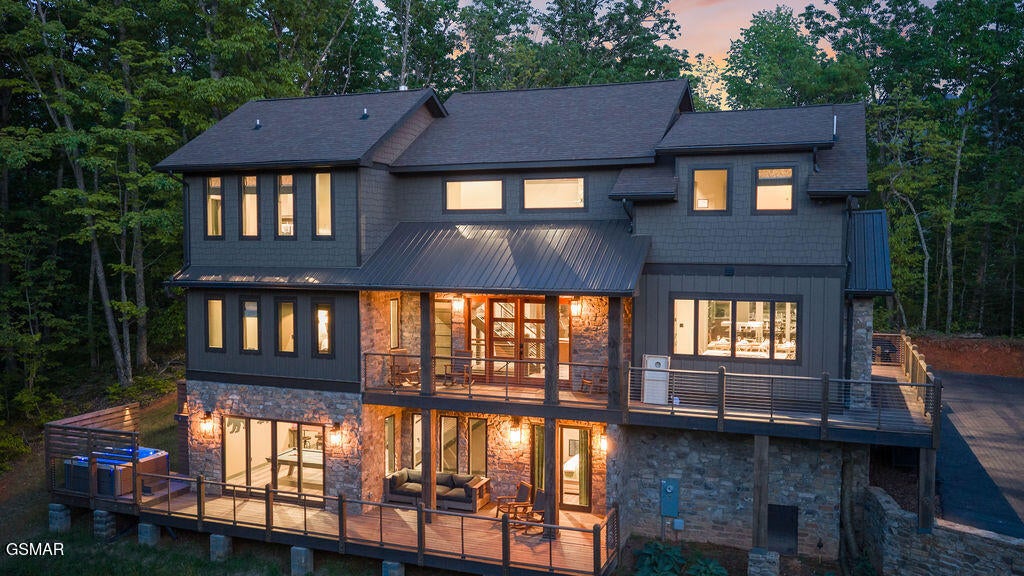 Gatlinburg, Tennessee, 37738, United States, 3 Bedrooms Bedrooms, ,5 BathroomsBathrooms,Residential,For Sale,2034960