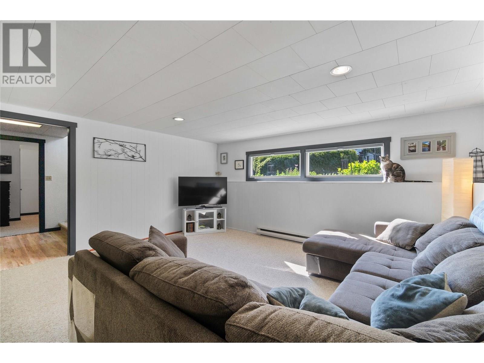 SORRENTO, British Columbia, V0E 2W0, CA, 4 Bedrooms Bedrooms, ,2 BathroomsBathrooms,Residential,For Sale,1837690
