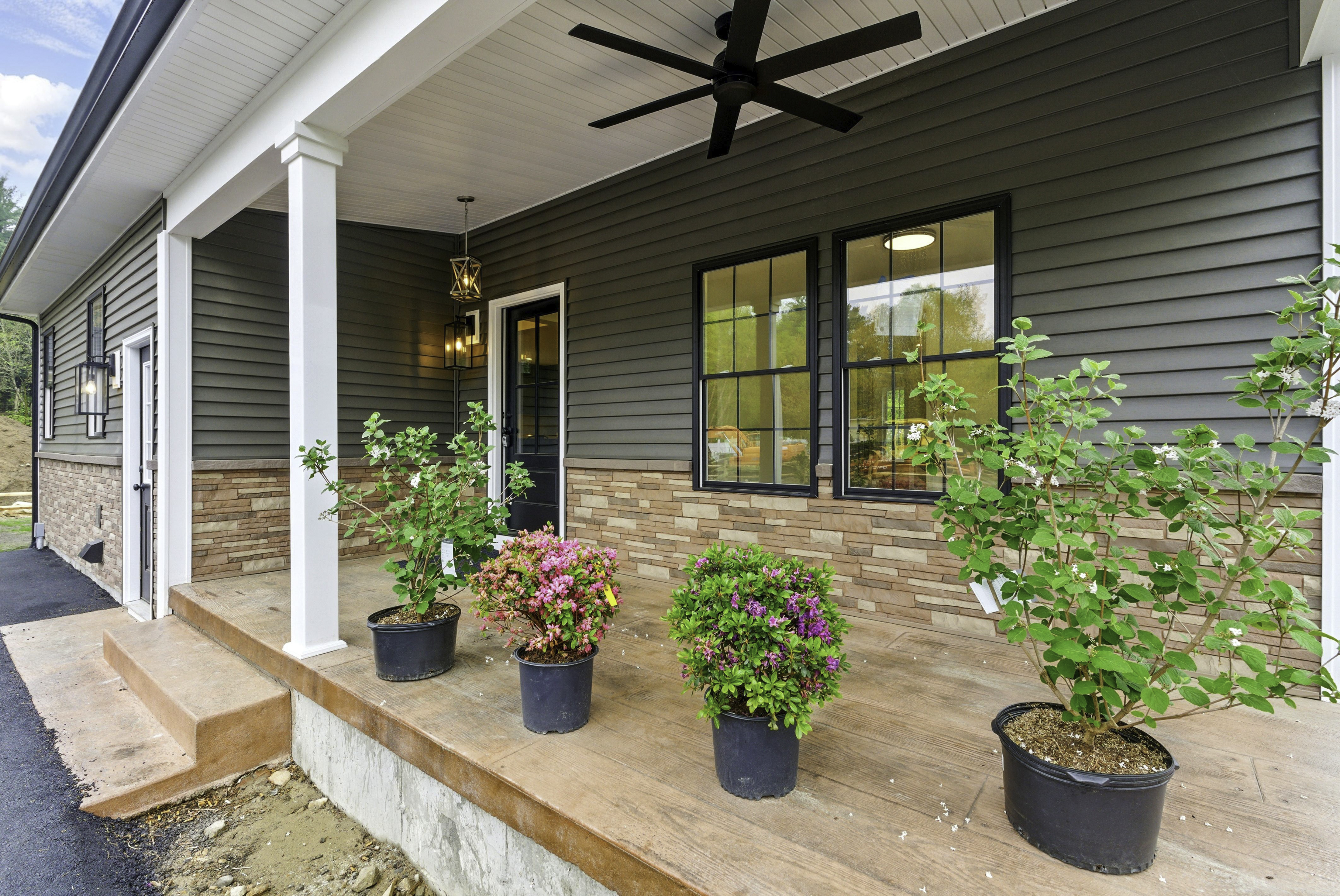 Hopedale, Massachusetts, 01747, United States, 3 Bedrooms Bedrooms, ,2 BathroomsBathrooms,Residential,For Sale,1979409