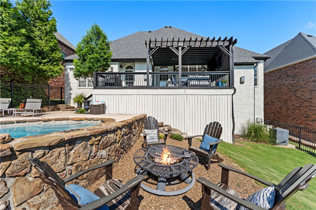 Rogers, Arkansas, 72758, United States, 4 Bedrooms Bedrooms, ,4 BathroomsBathrooms,Residential,For Sale,1941021