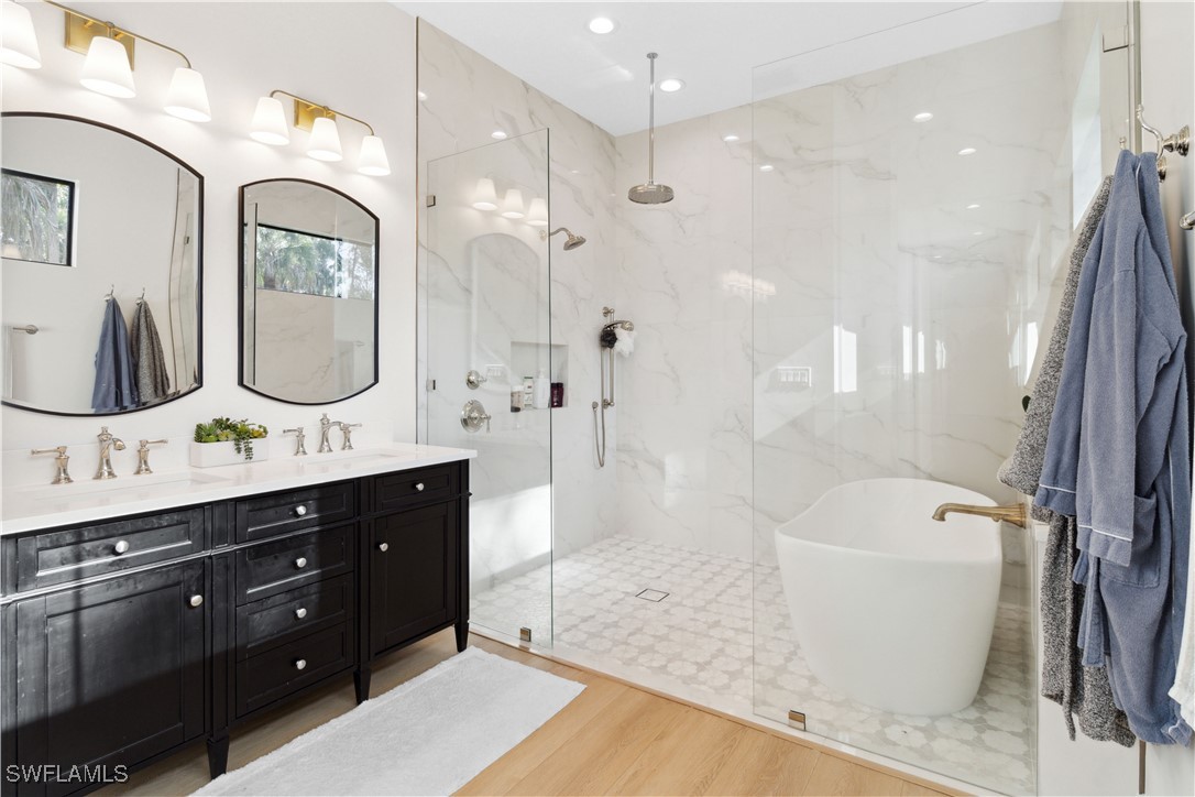 Naples, Florida, 34120, United States, 4 Bedrooms Bedrooms, ,6 BathroomsBathrooms,Residential,For Sale,1984444