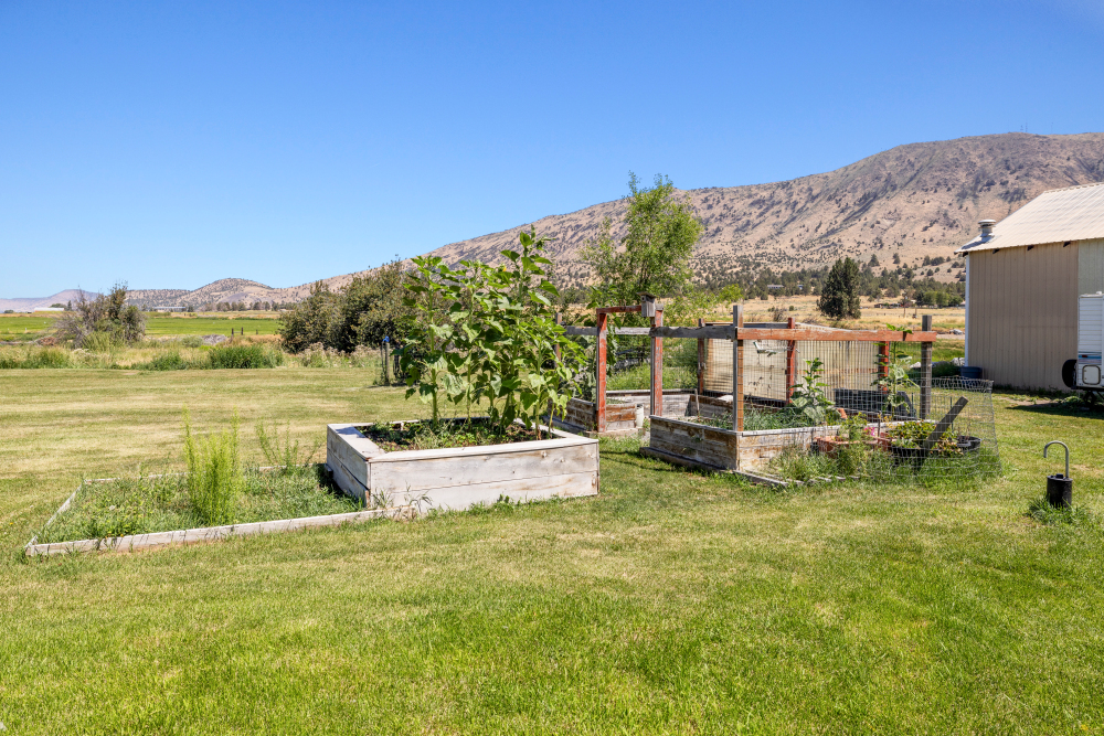 KLAMATH FALLS, Oregon, 97603, United States, 3 Bedrooms Bedrooms, ,2 BathroomsBathrooms,Residential,For Sale,1984285