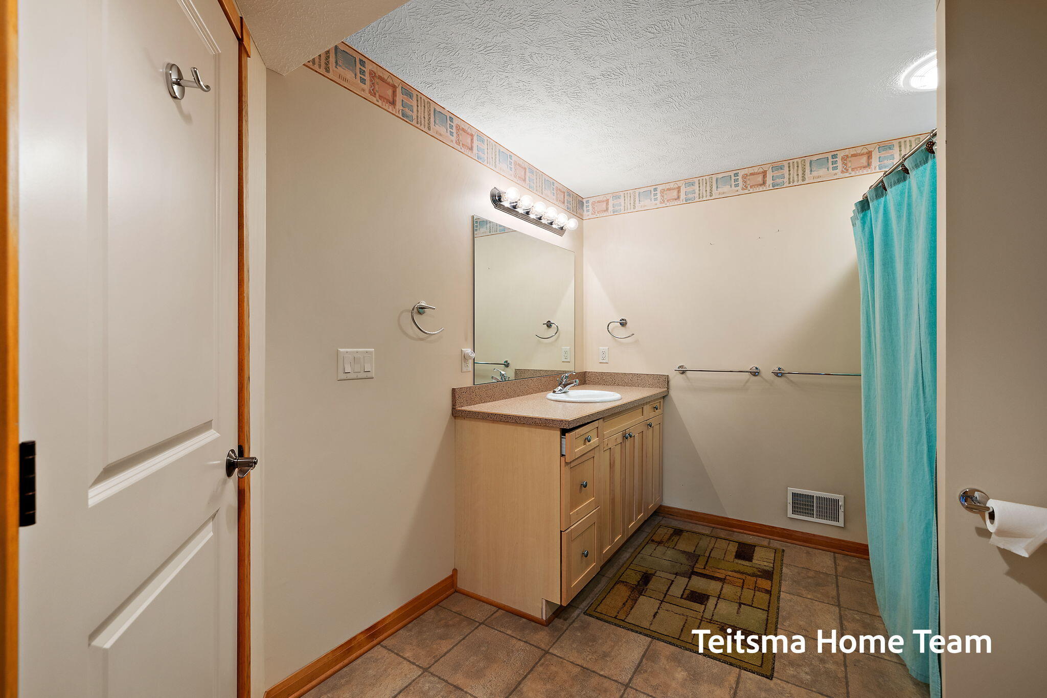 Spring Lake, Michigan, 49456, United States, 2 Bedrooms Bedrooms, ,3 BathroomsBathrooms,Residential,For Sale,1901119