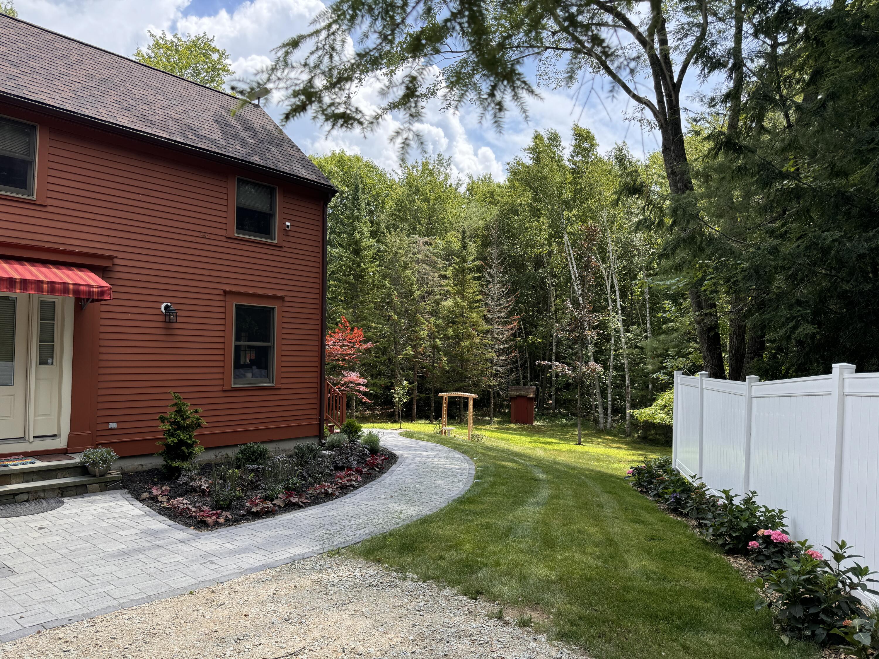 Kennebunk, Maine, 04043, United States, 3 Bedrooms Bedrooms, ,2 BathroomsBathrooms,Residential,For Sale,1891376