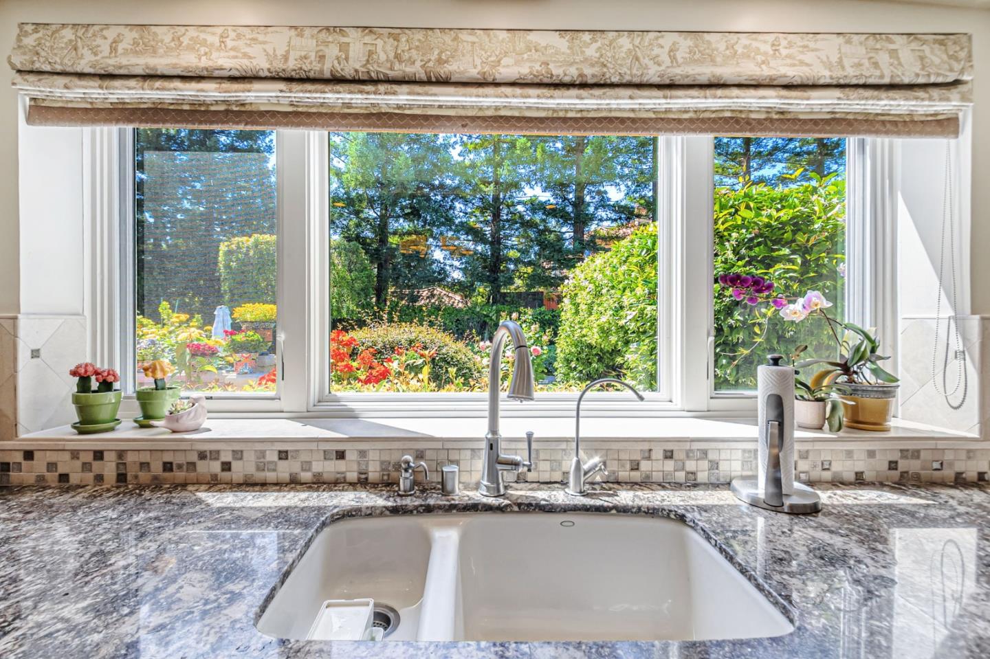 Saratoga, California, 95070, United States, 5 Bedrooms Bedrooms, ,6 BathroomsBathrooms,Residential,For Sale,1891032