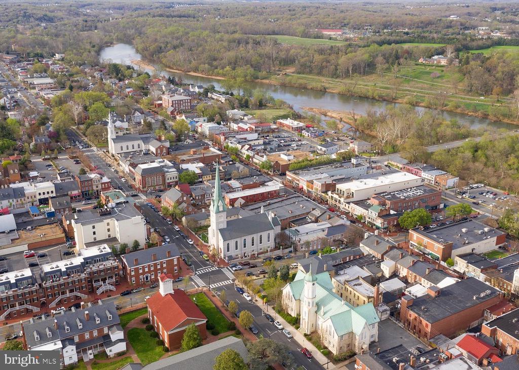 Fredericksburg, Virginia, 22405, United States, 5 Bedrooms Bedrooms, ,3 BathroomsBathrooms,Residential,For Sale,1987075