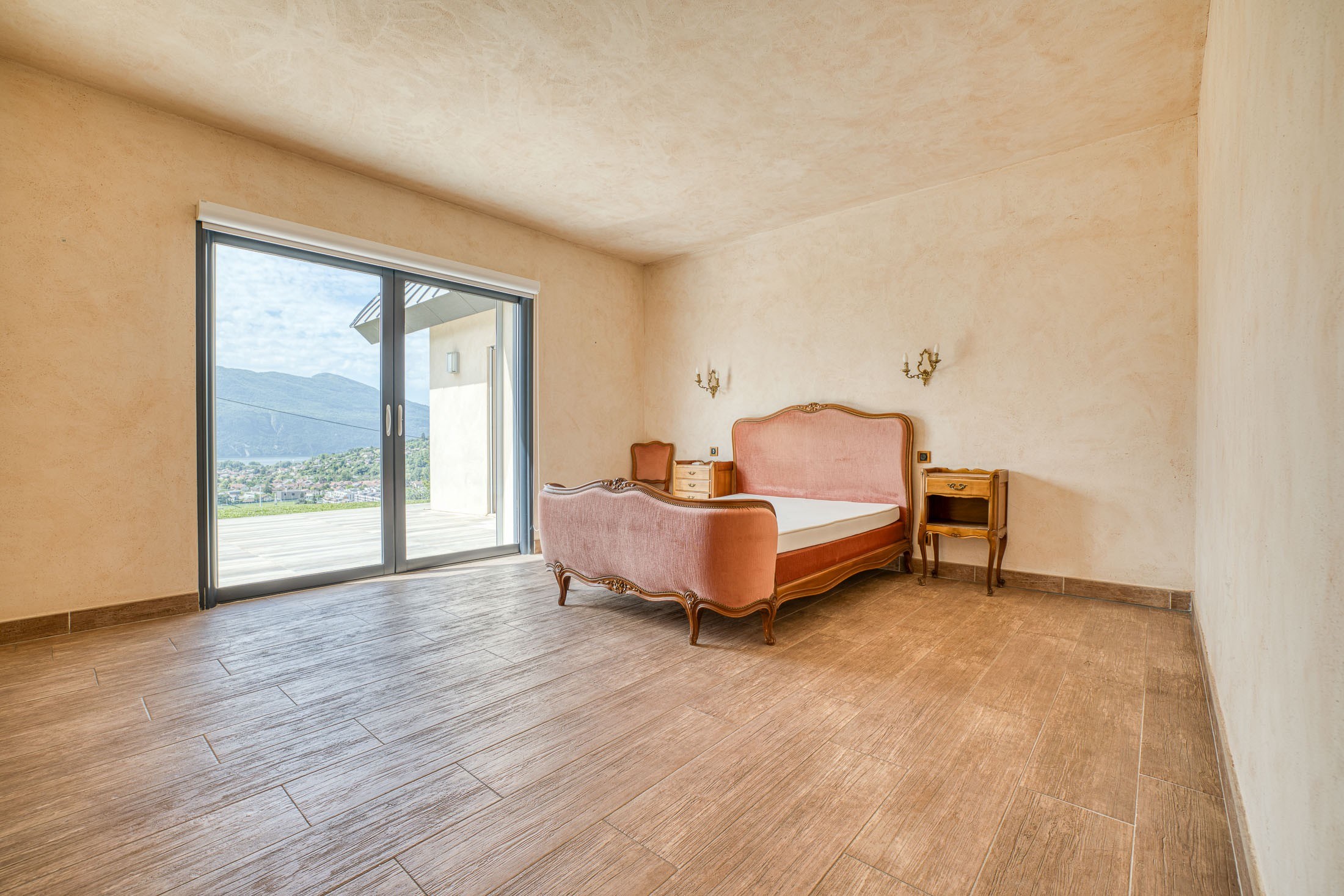  Contemporary Villa with Lake and Mountain Panorama - 物件實景