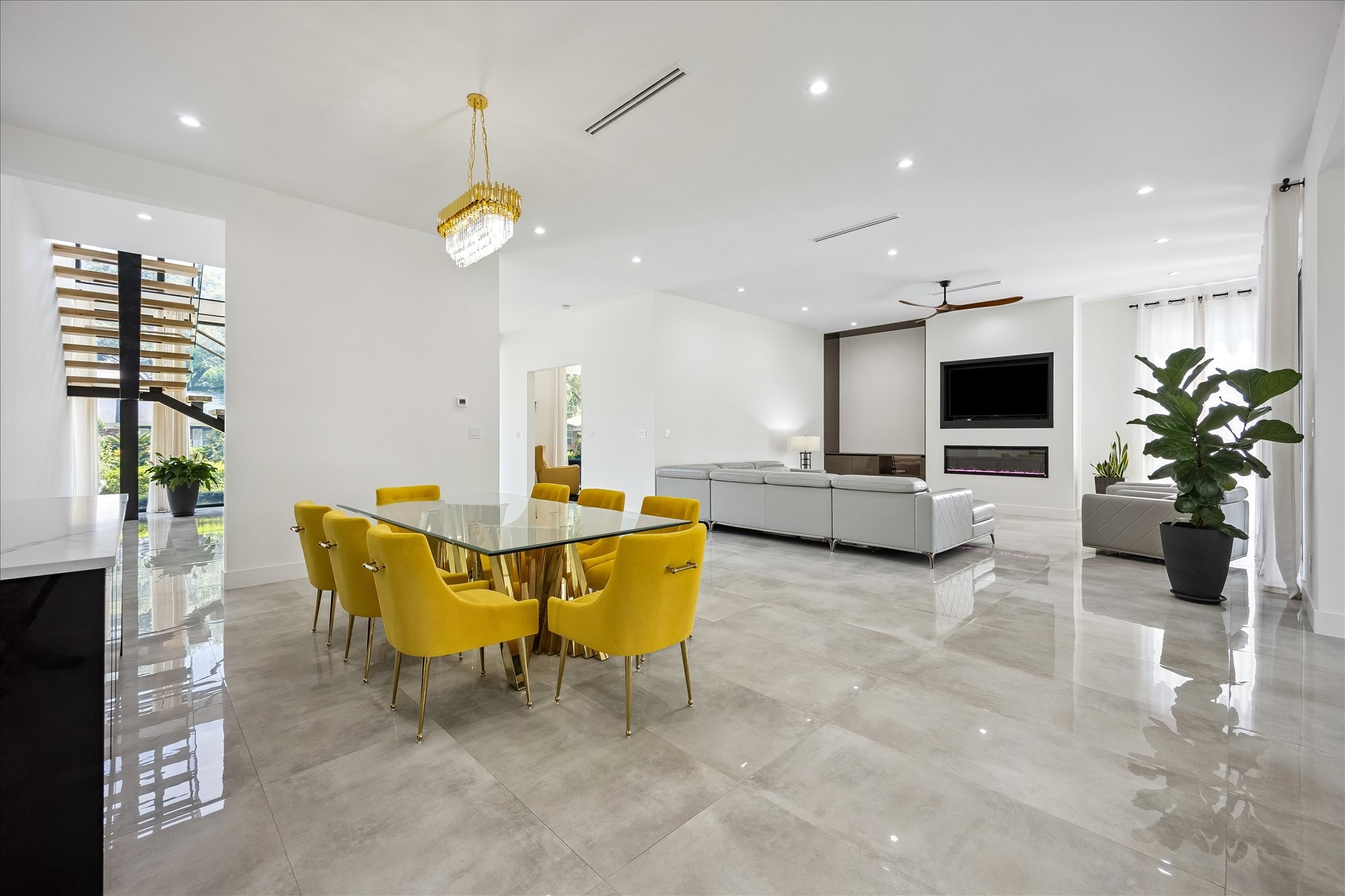  9909 Larston Street - 物件實景