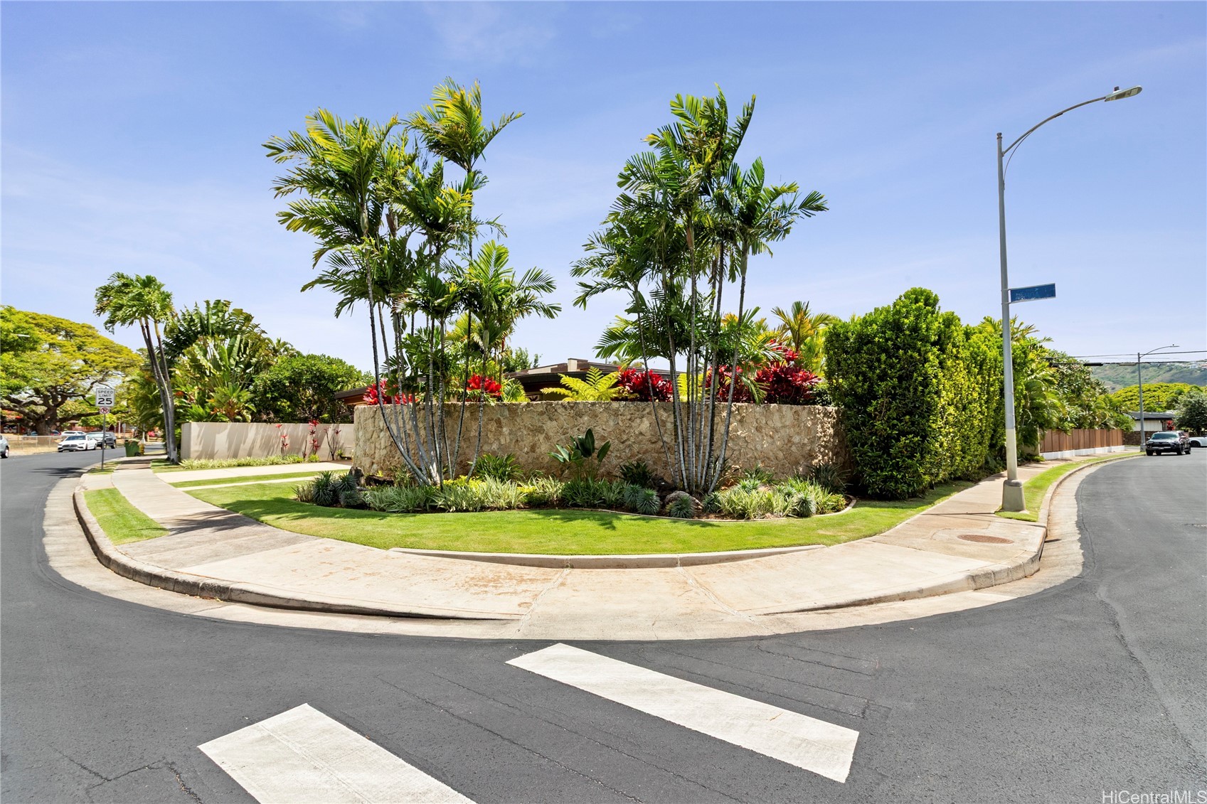 Honolulu, Hawaii, 96816, United States, 3 Bedrooms Bedrooms, ,3 BathroomsBathrooms,Residential,For Sale,1988153