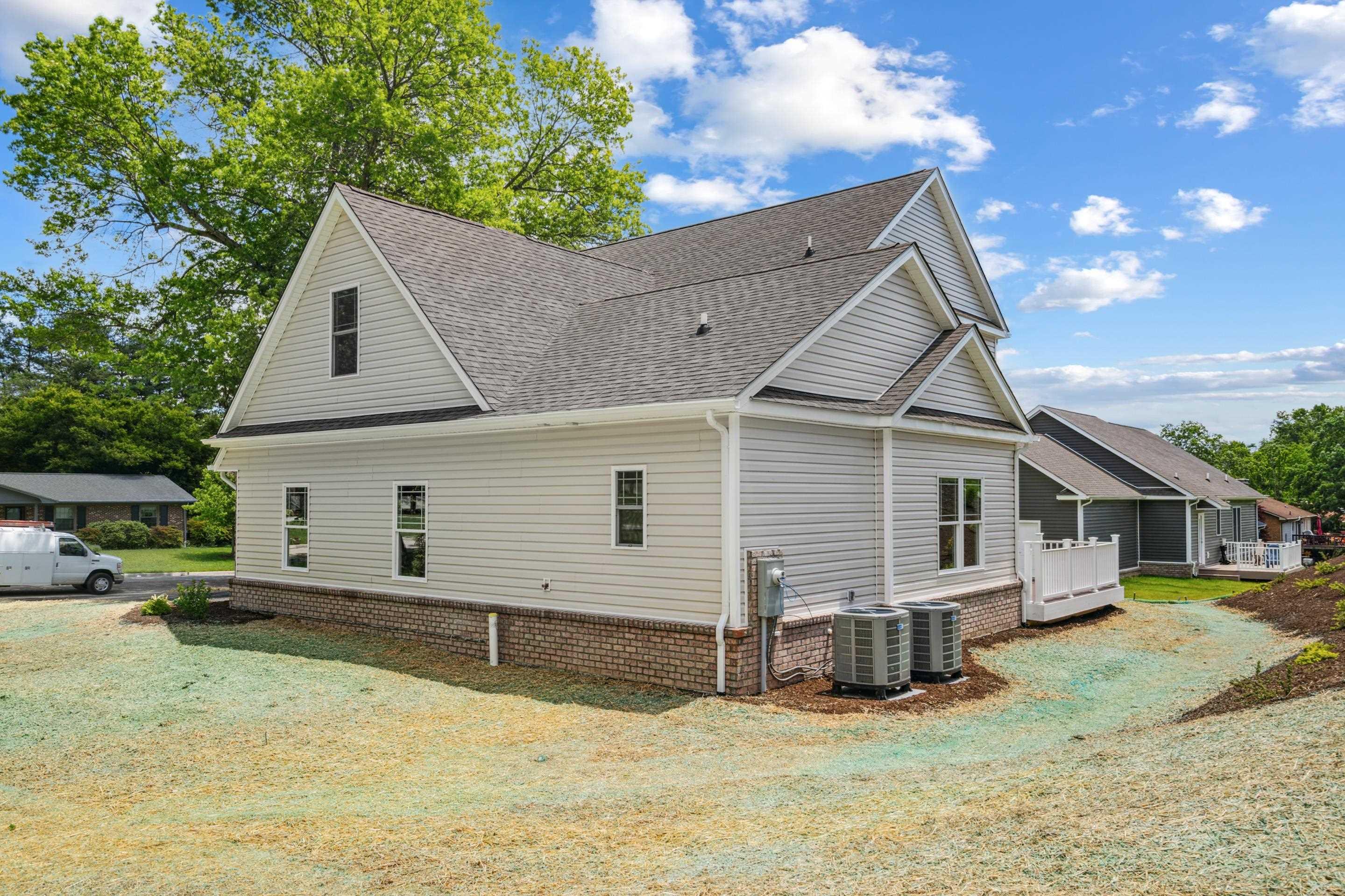Blacksburg, Virginia, 24060, United States, 4 Bedrooms Bedrooms, ,4 BathroomsBathrooms,Residential,For Sale,1838349