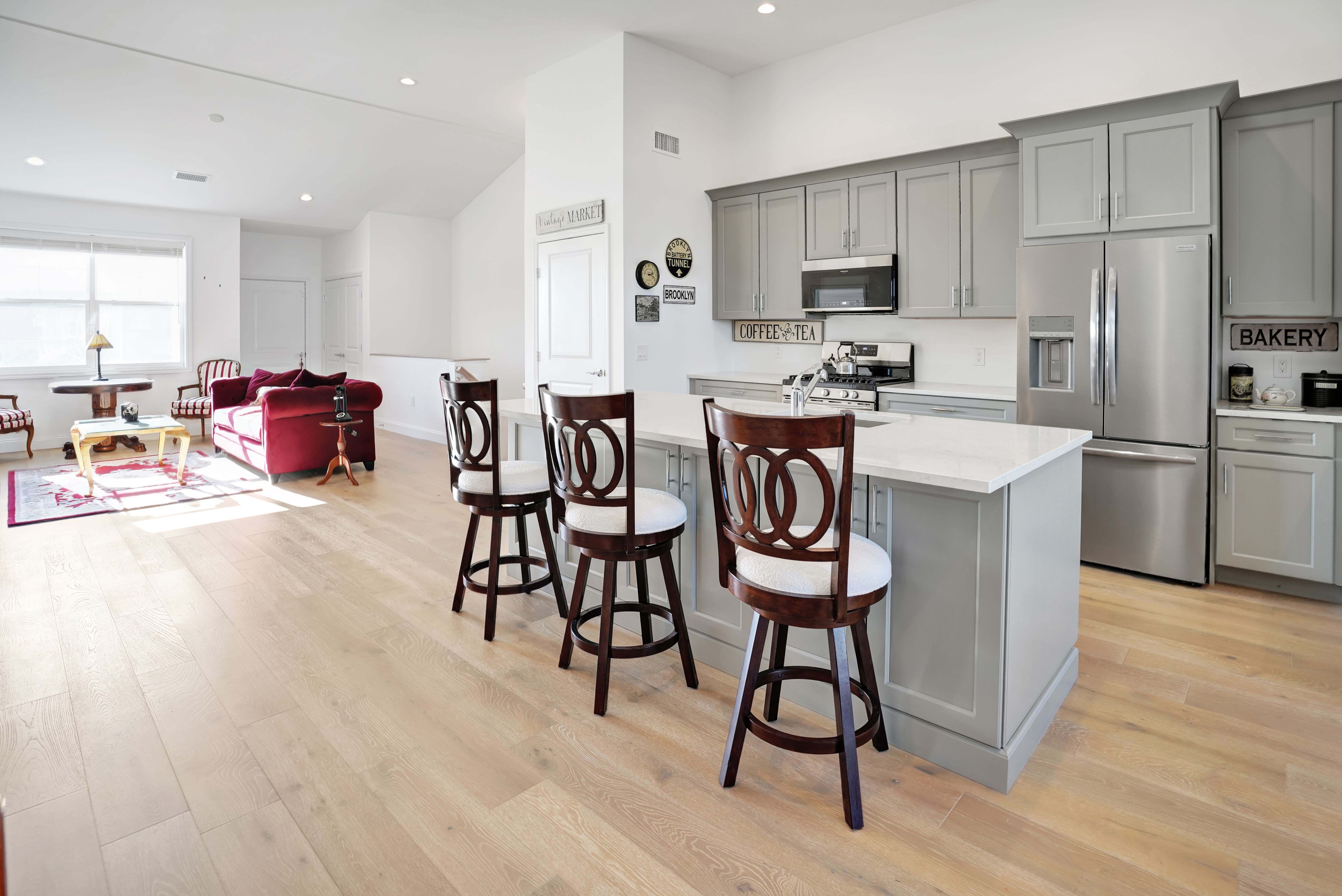  272 Silver Timber Drive, Yaphank, NY 11980 - 物件實景