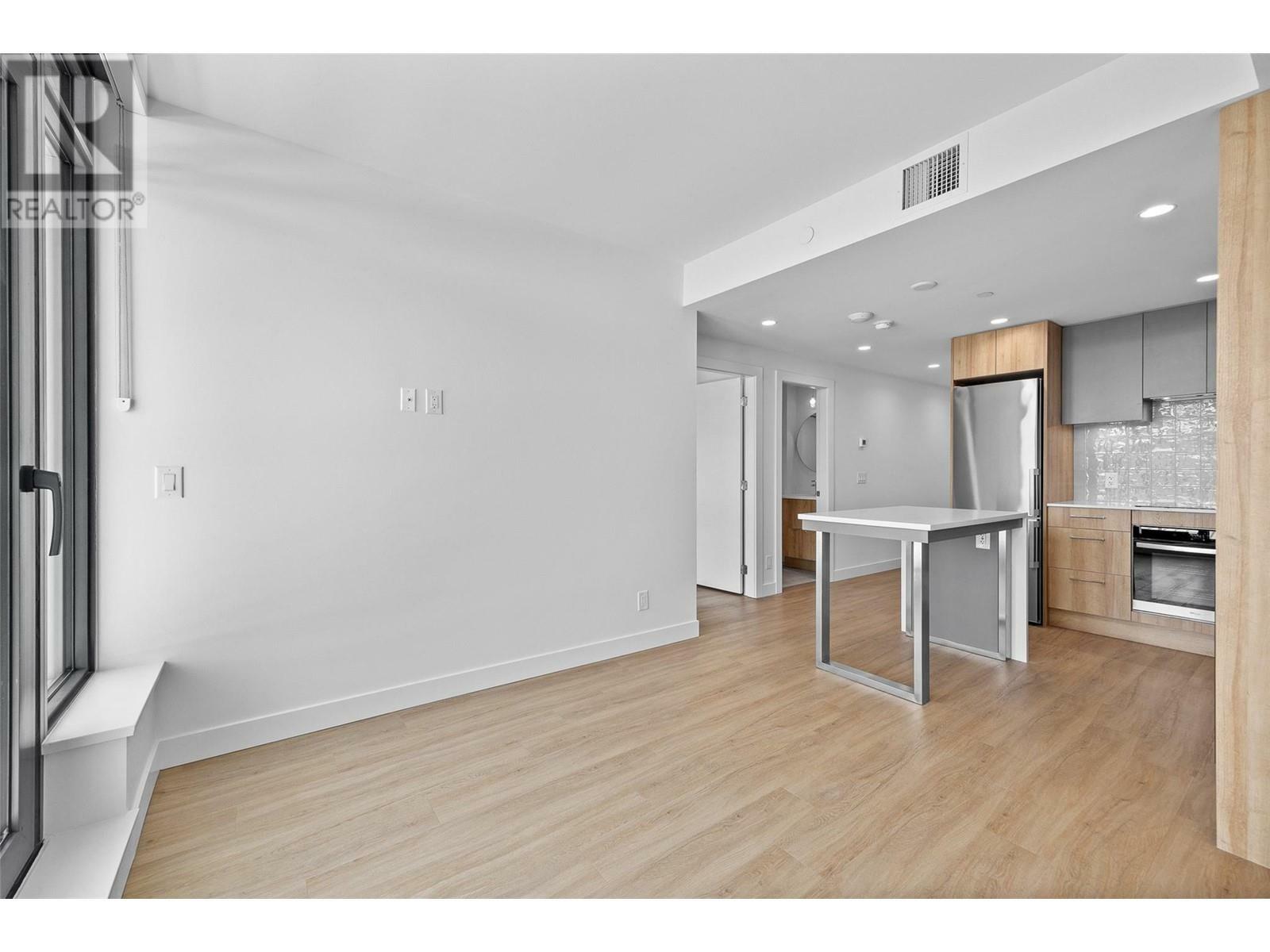 KELOWNA, British Columbia, V1W 3L2, CA, 1 Bedroom Bedrooms, ,1 BathroomBathrooms,Residential,For Sale,1839166