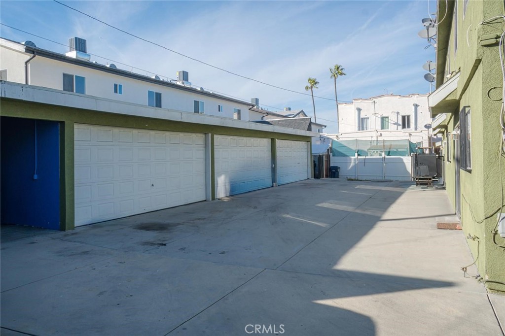 Los Angeles, California, 90061, United States, ,Residential,For Sale,1855356