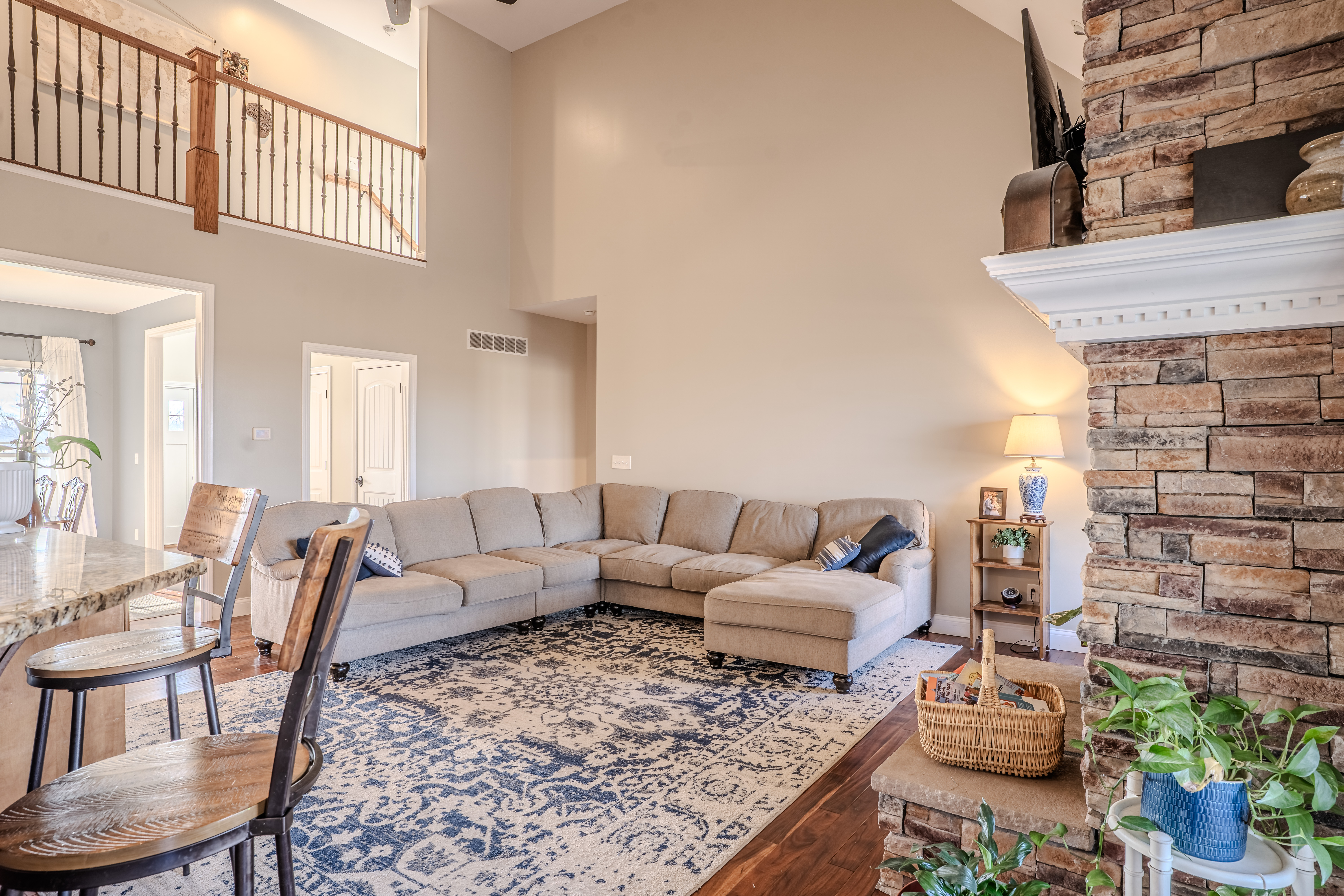 Frankfort, Kentucky, 40601, United States, 6 Bedrooms Bedrooms, ,3 BathroomsBathrooms,Residential,For Sale,2012095