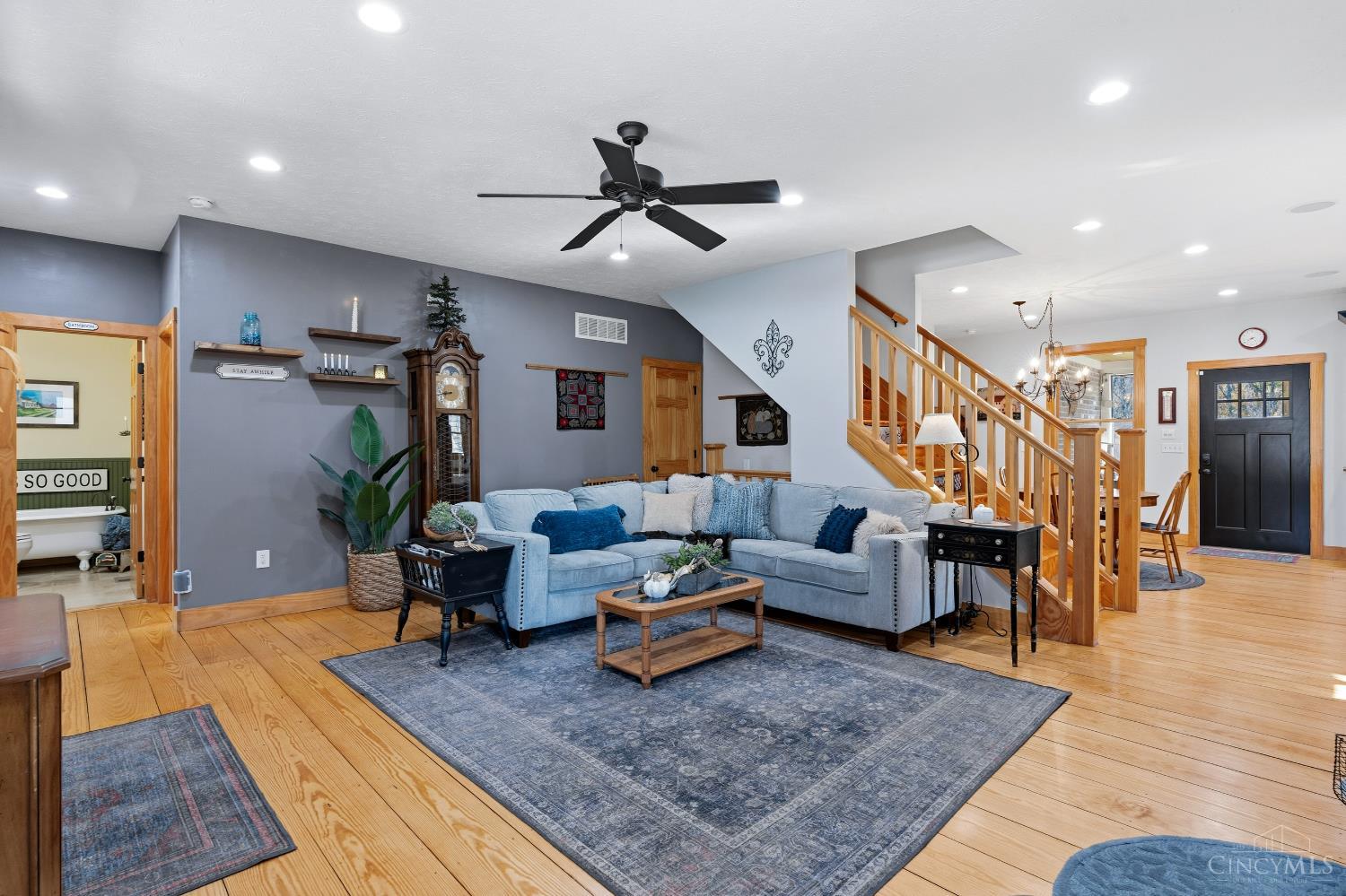 Wilmington, Ohio, 45177, United States, 6 Bedrooms Bedrooms, ,4 BathroomsBathrooms,Residential,For Sale,1989066