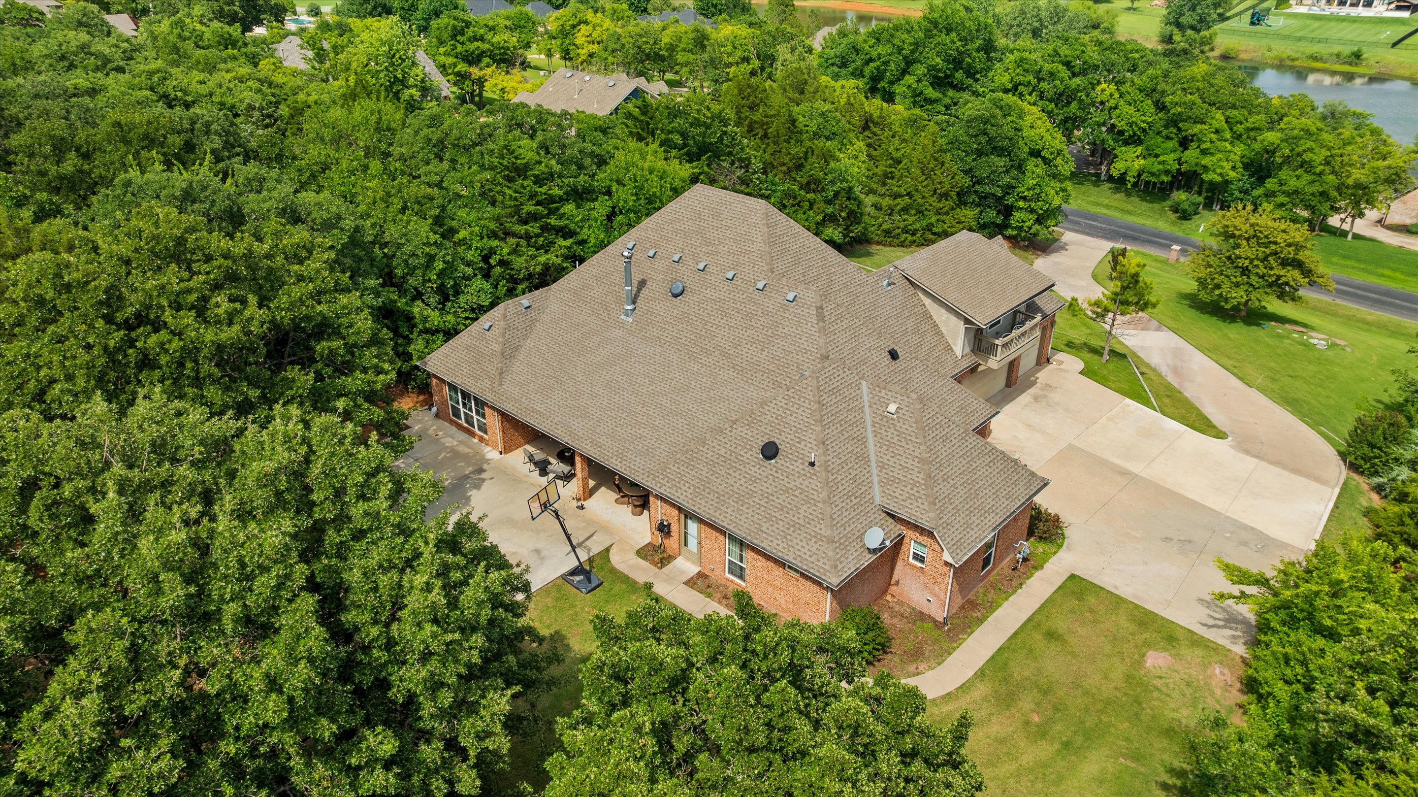  6405 Valley Ridge Drive, Edmond, OK 73034 - 物件實景
