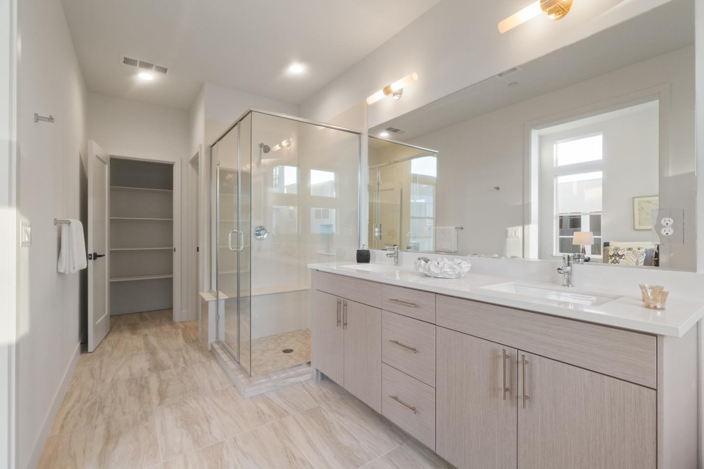 Pacifica, California, 94044, United States, 3 Bedrooms Bedrooms, ,3 BathroomsBathrooms,Residential,For Sale,2001839