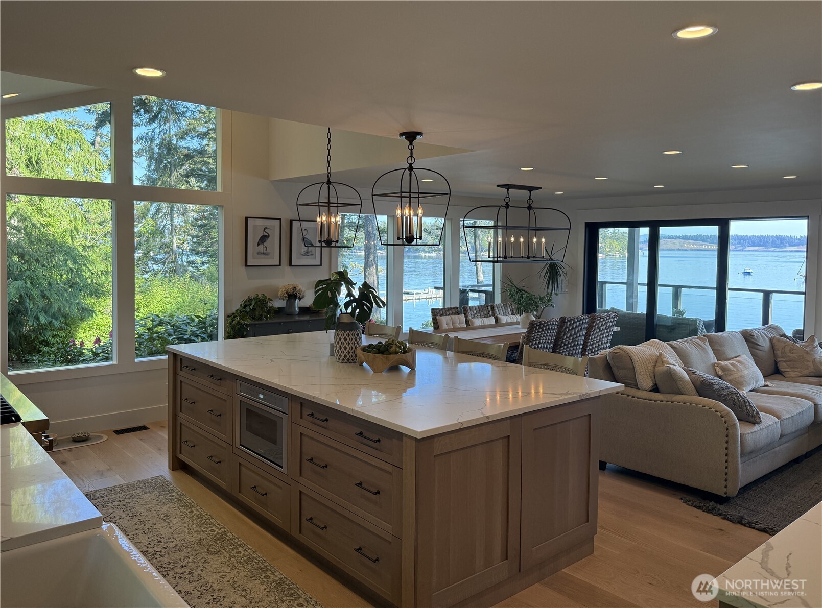 Friday Harbor, Washington, 98250, United States, 2 Bedrooms Bedrooms, ,1 BathroomBathrooms,Residential,For Sale,1829489