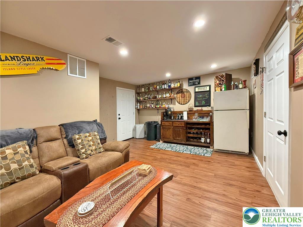 Allentown City, Pennsylvania, 18103, United States, 3 Bedrooms Bedrooms, ,2 BathroomsBathrooms,Residential,For Sale,1897296