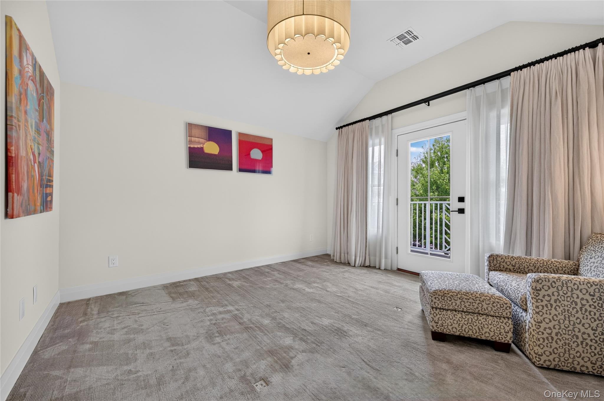  67101 Red Cedar Road, Plainview, NY, 11803 - 物件實景