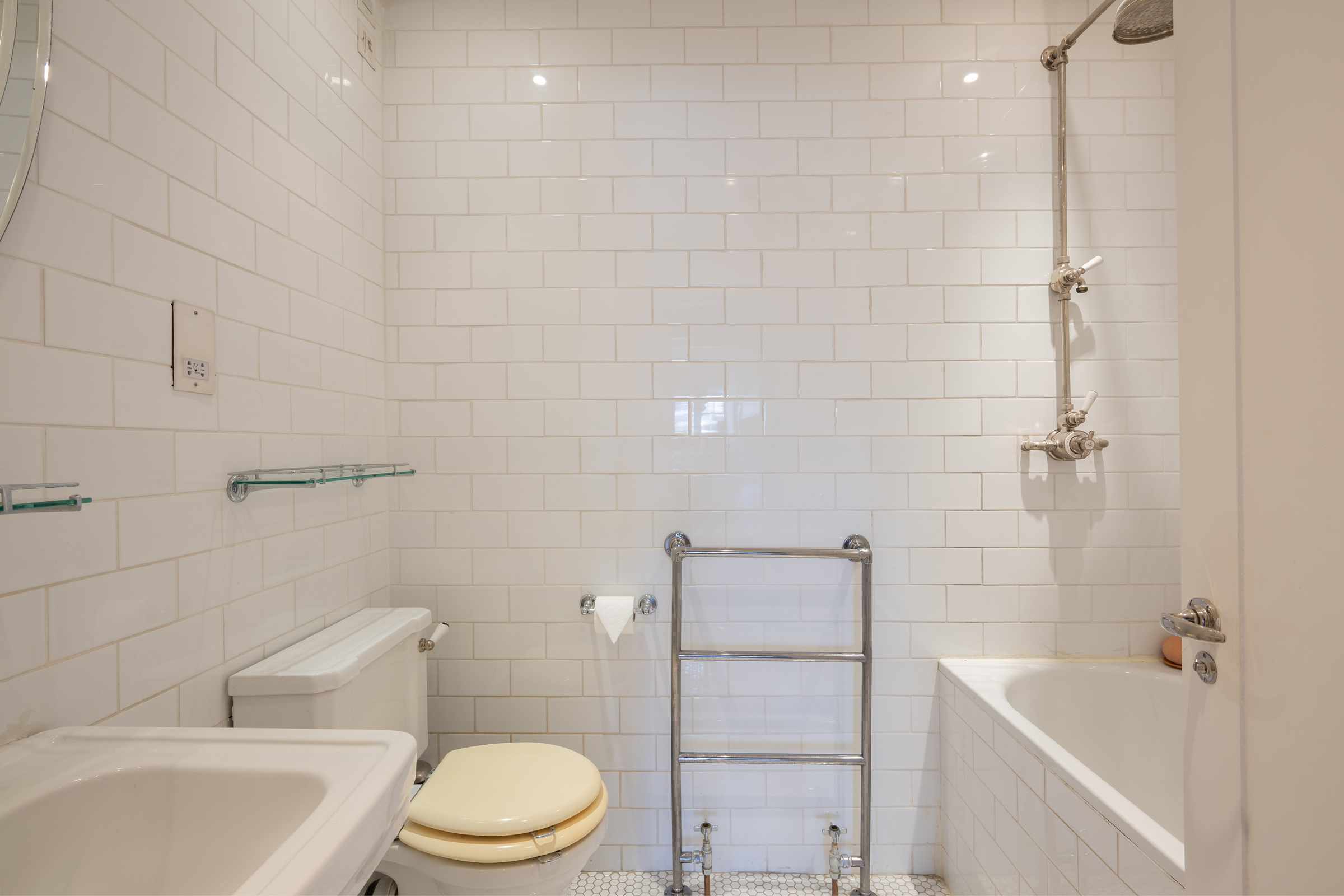  Fabulous fifth floor four bedroom apartment - 物件實景