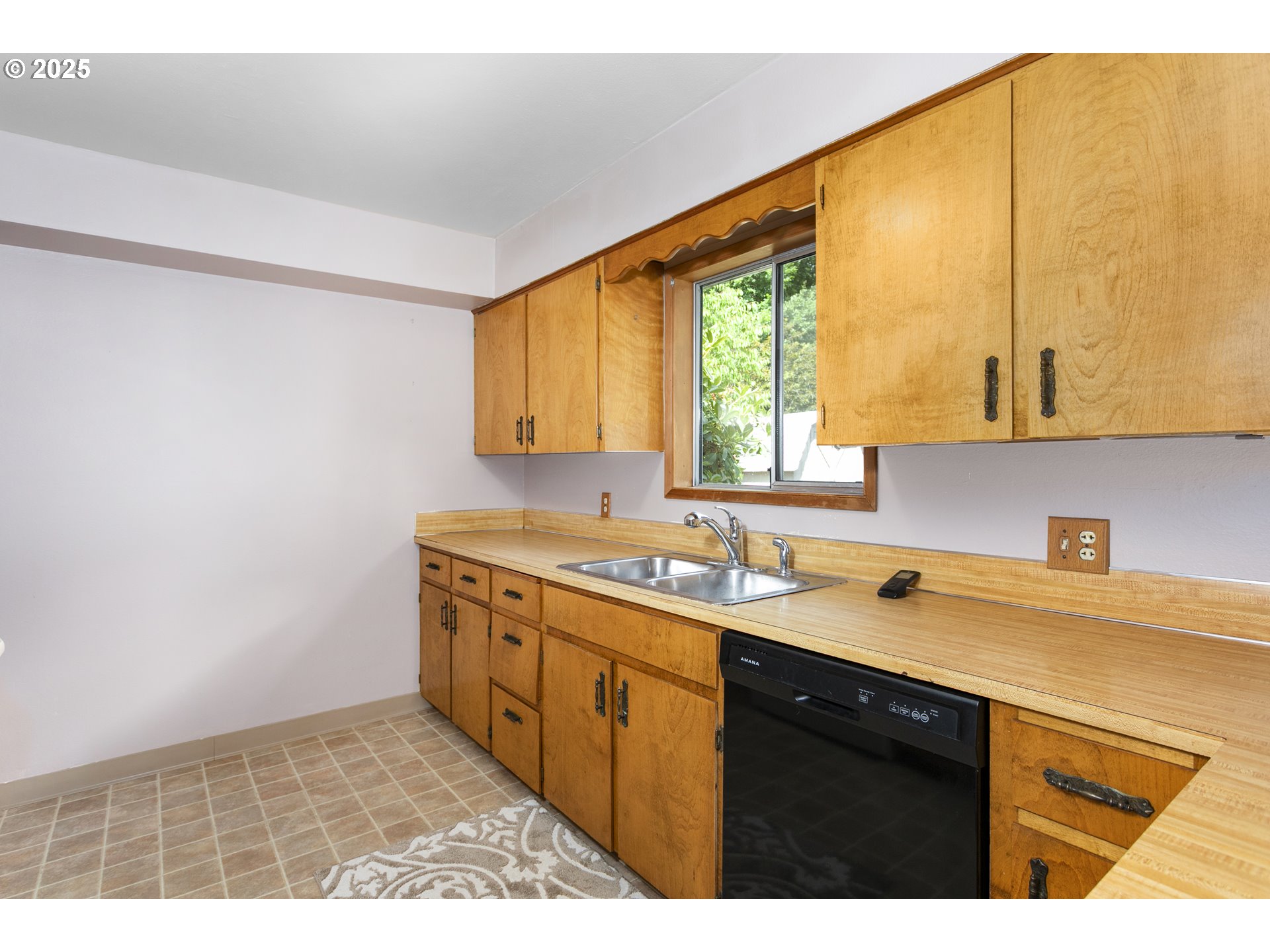 Vancouver, Washington, 98663, United States, 3 Bedrooms Bedrooms, ,1 BathroomBathrooms,Residential,For Sale,1911249