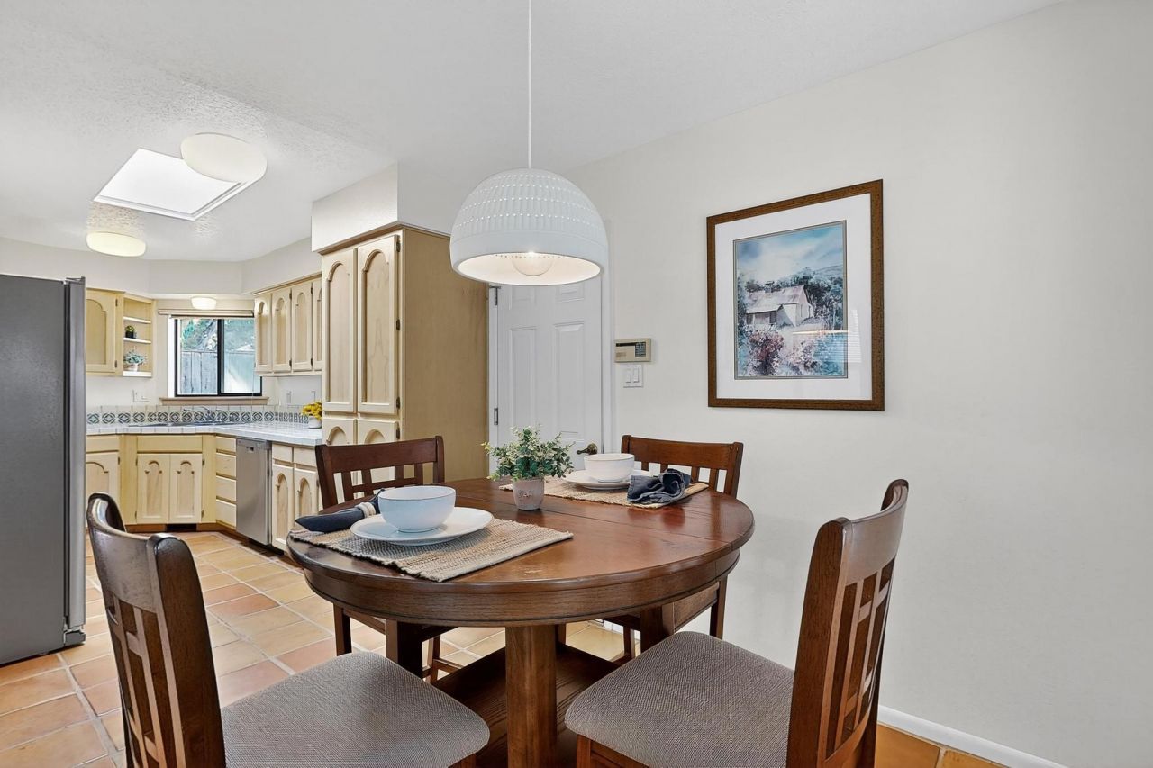 Santa Fe, New Mexico, 87507, United States, 3 Bedrooms Bedrooms, ,2 BathroomsBathrooms,Residential,For Sale,1955311