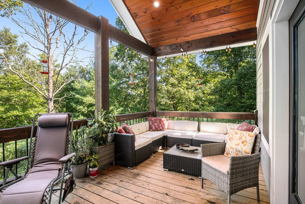 Blue Ridge, Georgia, 30513, United States, 4 Bedrooms Bedrooms, ,3 BathroomsBathrooms,Residential,For Sale,1919081