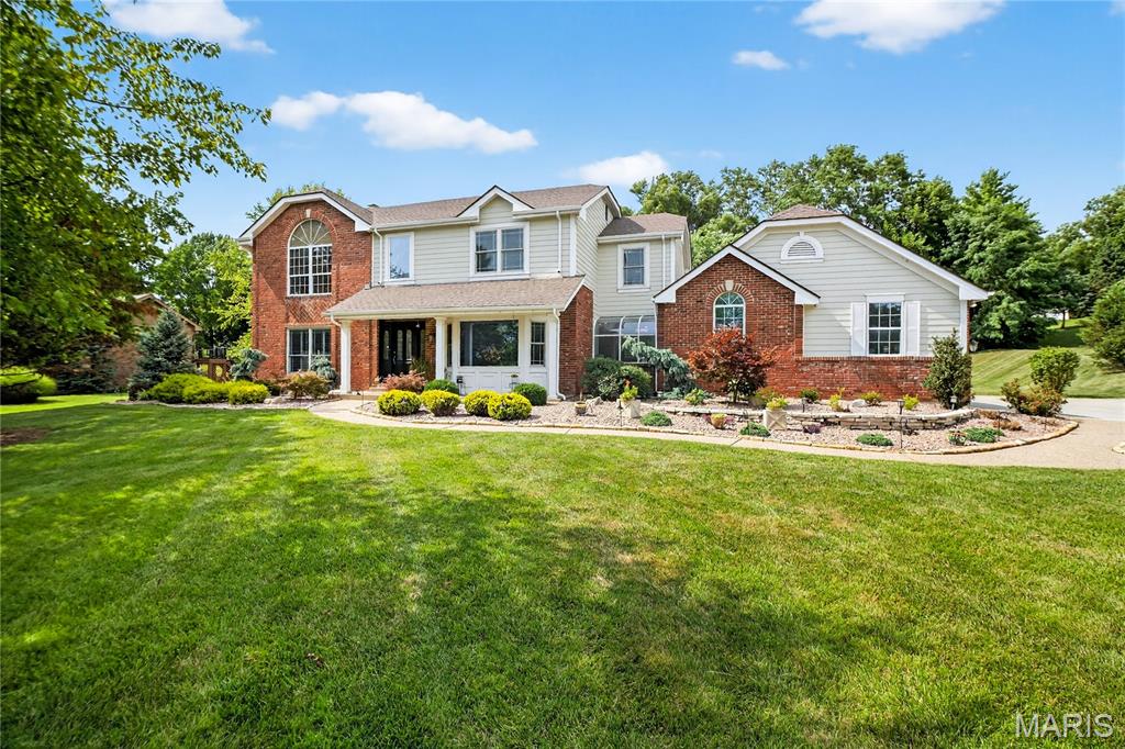 St Charles, Missouri, 63301, United States, 4 Bedrooms Bedrooms, ,4 BathroomsBathrooms,Residential,For Sale,1902113