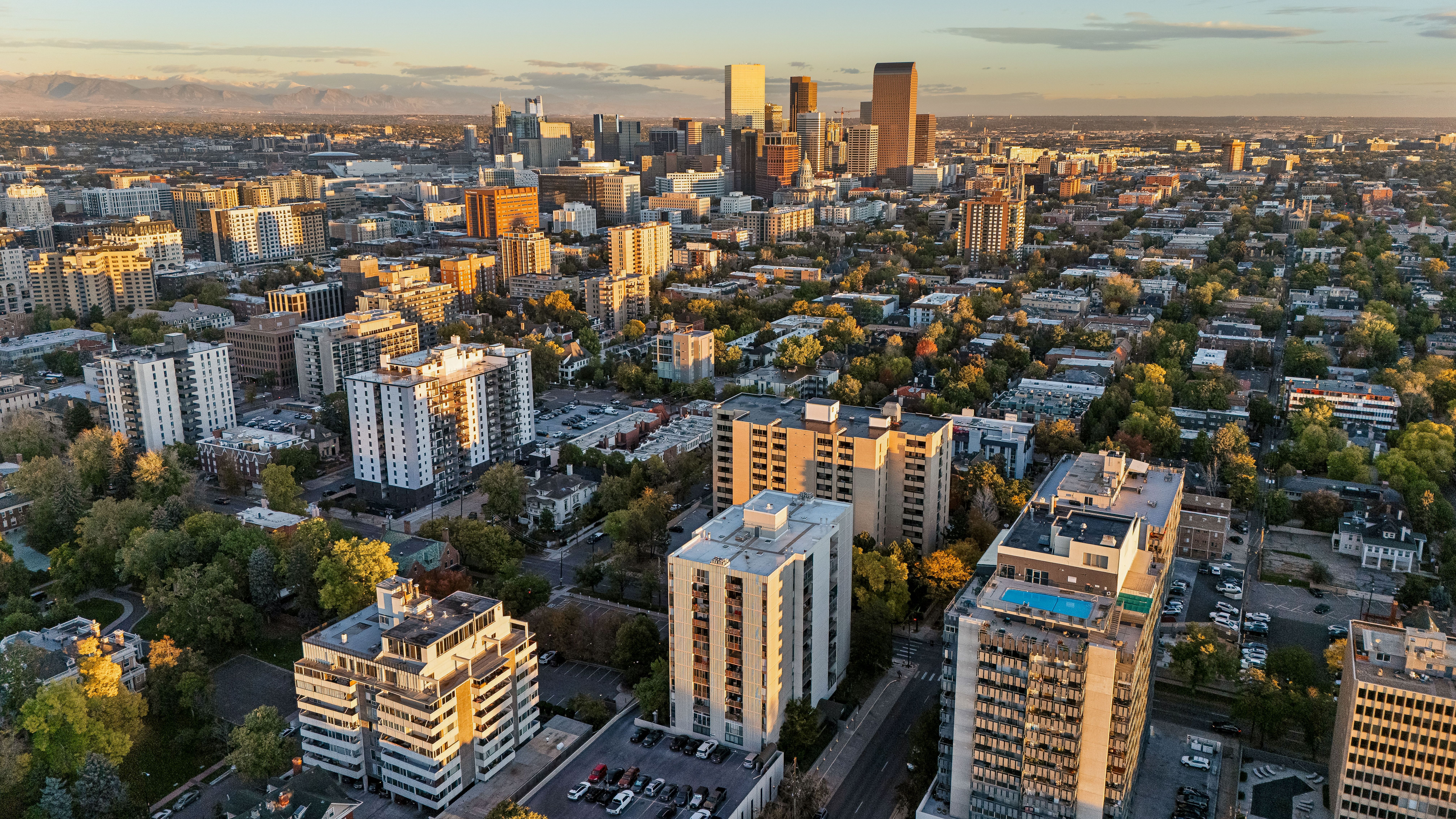  Stunning Mountain Views, Prime Loation & Unmatched Amenities - 物件實景