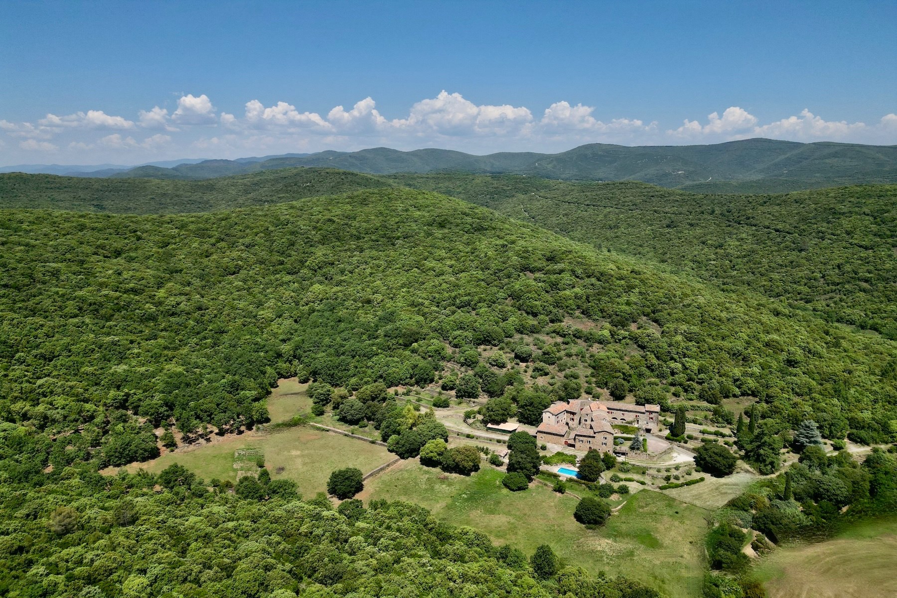  Exceptional 20-hectare estate – A true hamlet in a dominant position - 物件實景