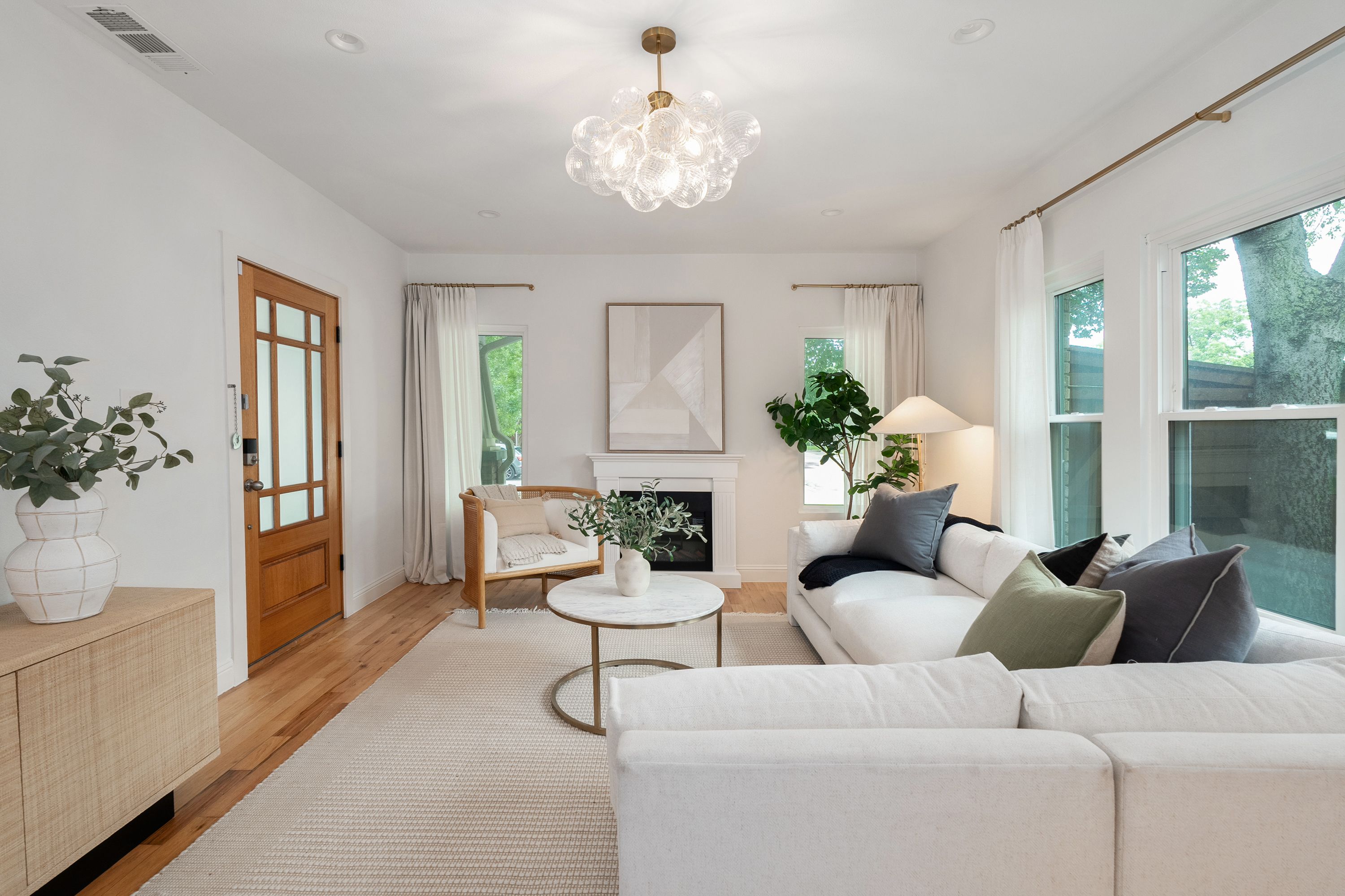  Classic East Dallas Craftsman with Refined Modern Updates - 物件實景