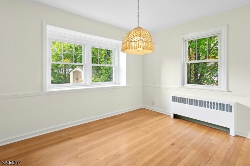 Garwood Boro, New Jersey, 07027, United States, 5 Bedrooms Bedrooms, ,4 BathroomsBathrooms,Residential,For Sale,1835599