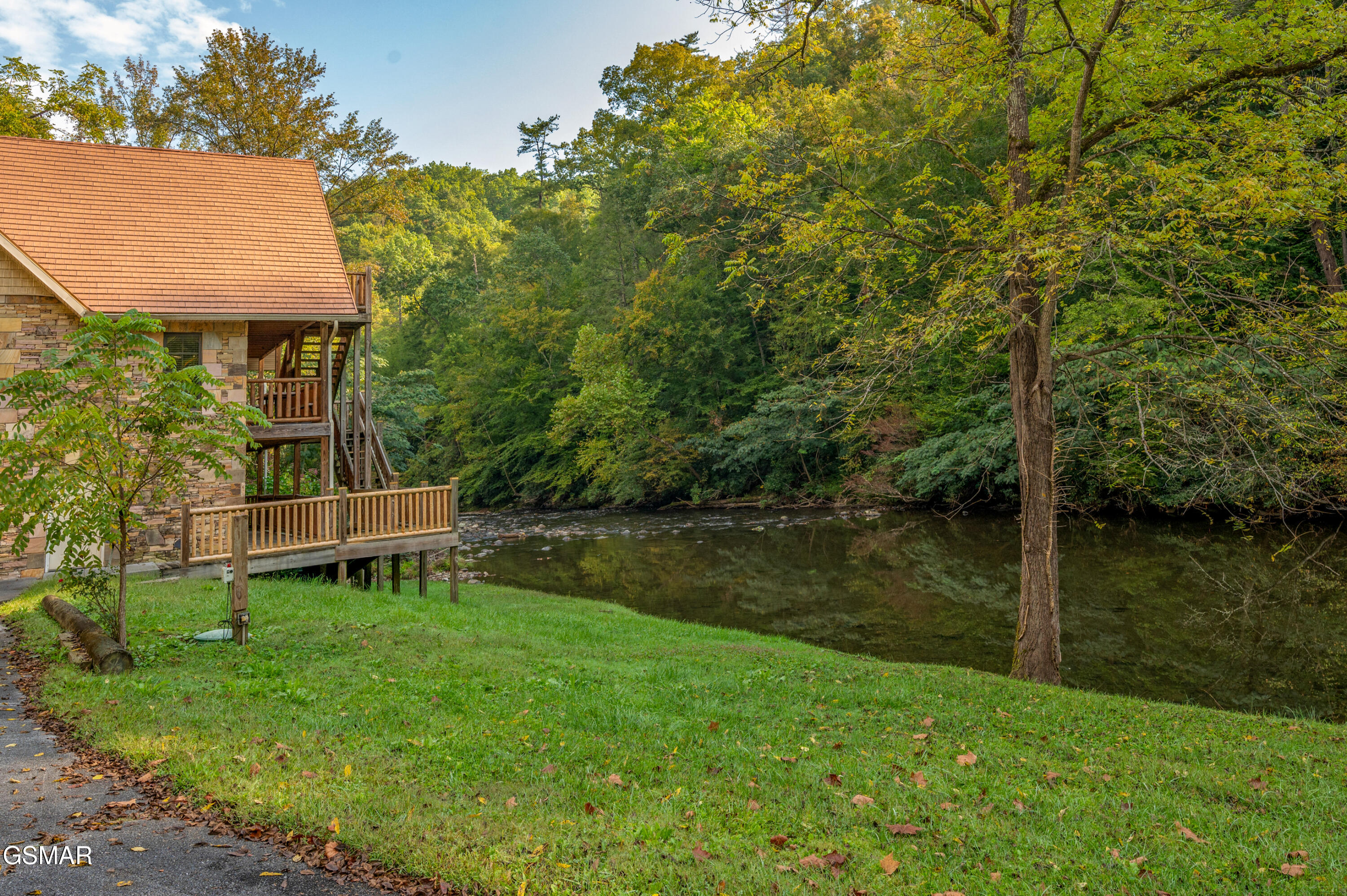 Sevierville, Tennessee, 37876, United States, 3 Bedrooms Bedrooms, ,5 BathroomsBathrooms,Residential,For Sale,1978747