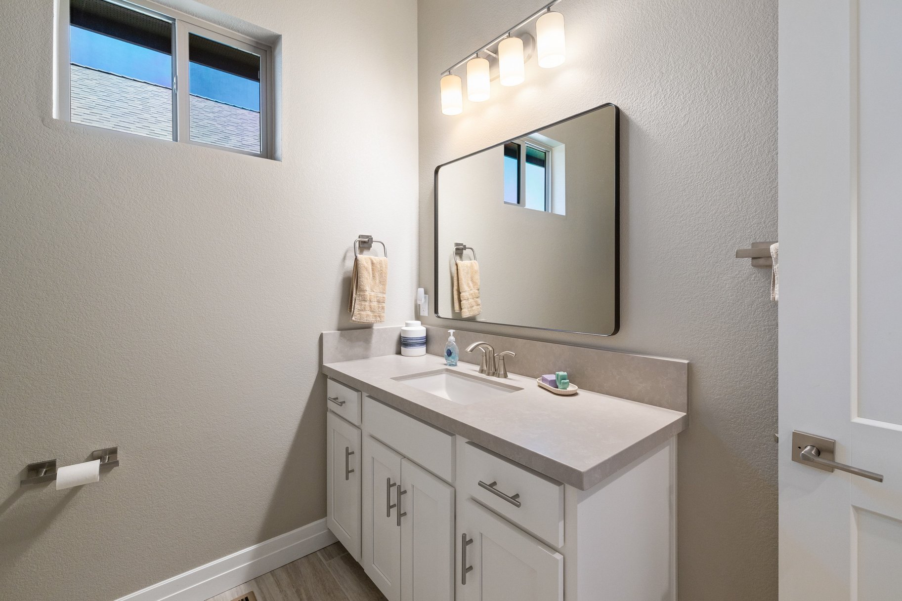  Built in 2024, Single level home minutes away from Silver Oak golf course - 物件實景