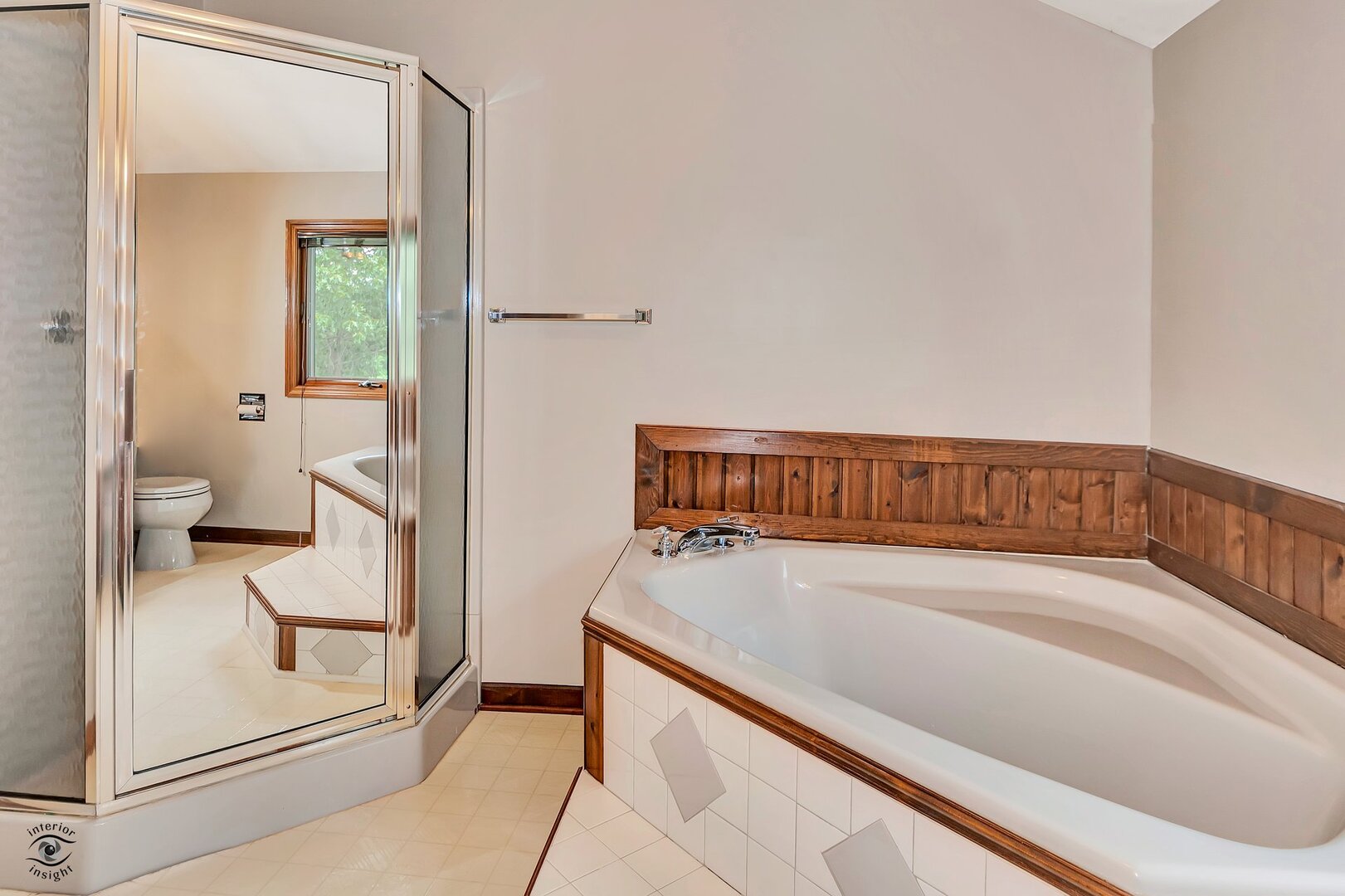 St. Anne, Illinois, 60964, United States, 4 Bedrooms Bedrooms, ,4 BathroomsBathrooms,Residential,For Sale,1901313