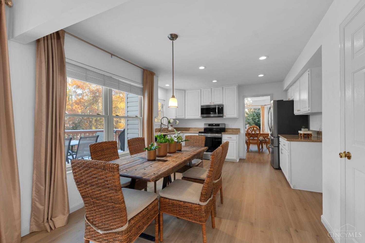 Loveland, Ohio, 45140, United States, 4 Bedrooms Bedrooms, ,3 BathroomsBathrooms,Residential,For Sale,1992143