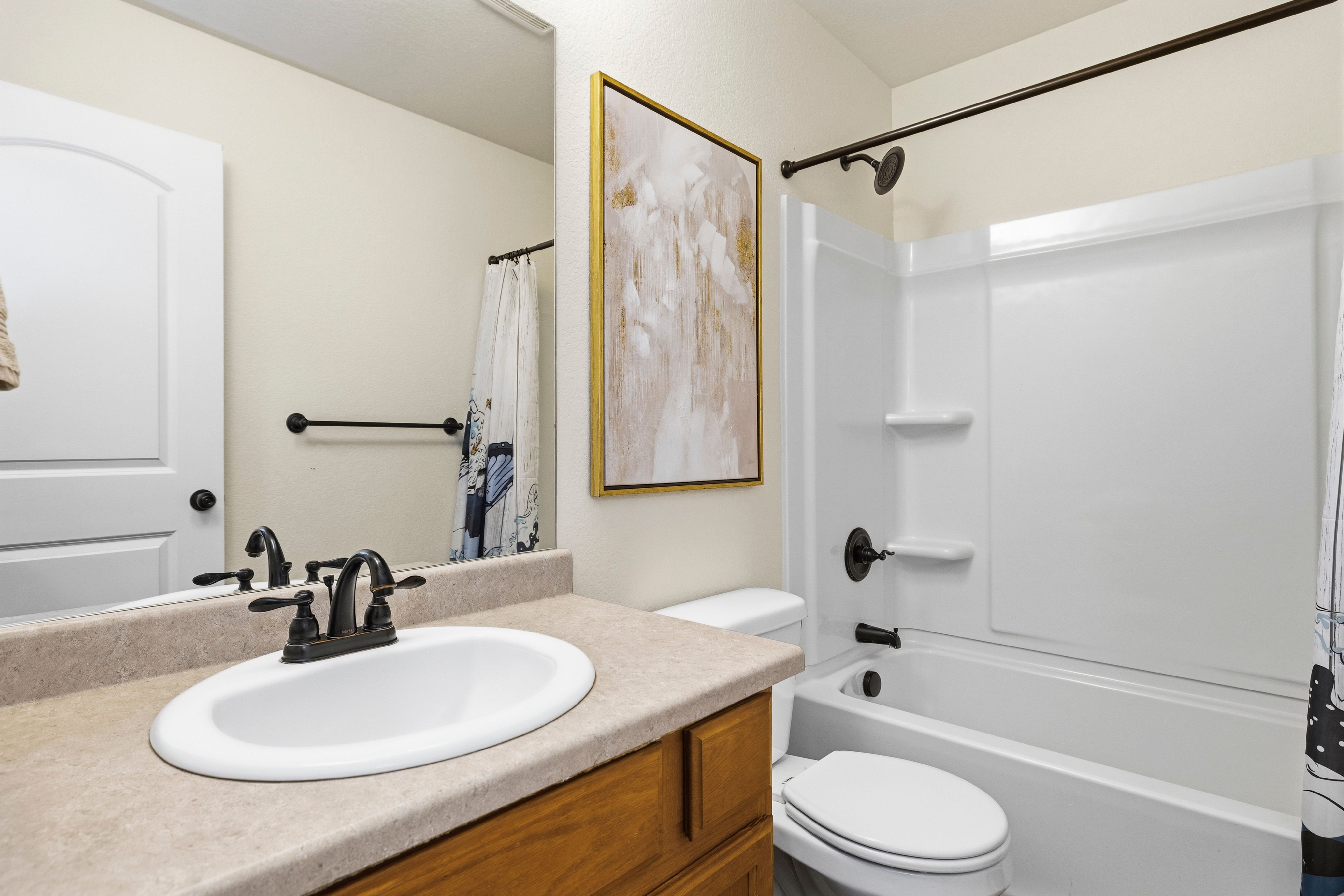  5 Bedrooms, Finished Basement, Solar Paid Off at Closing, I-25 Access - 物件實景