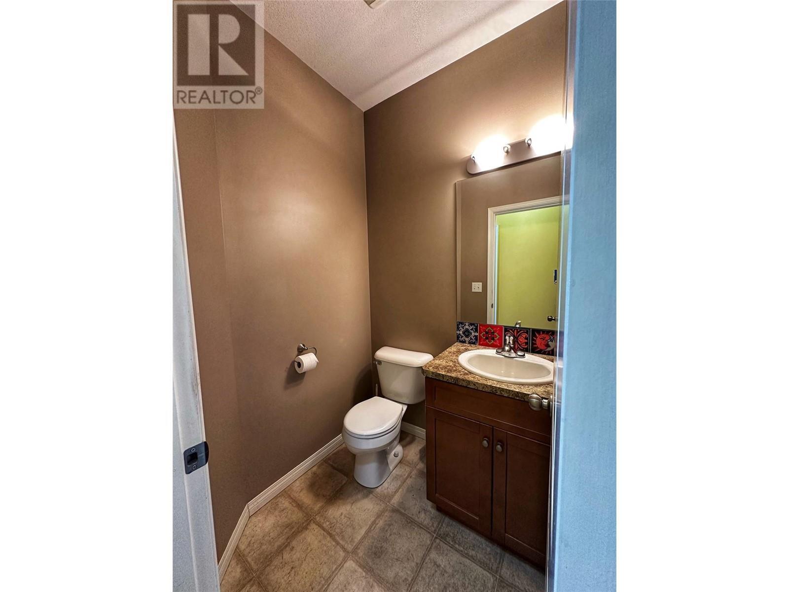 VERNON, British Columbia, V1H 1Z5, CA, 3 Bedrooms Bedrooms, ,2 BathroomsBathrooms,Residential,For Sale,1913509